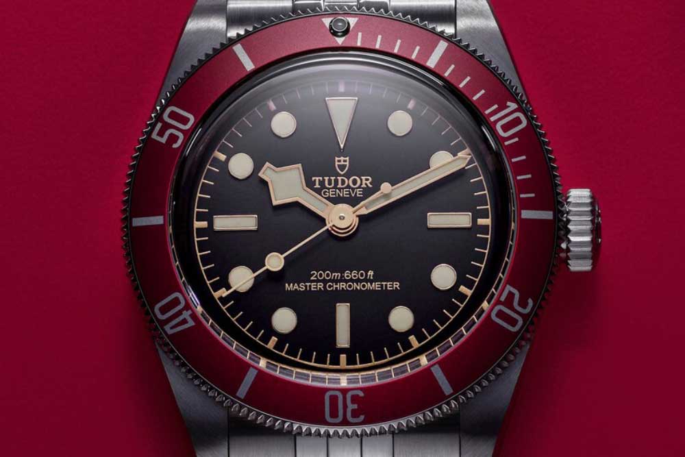 Đồng hồ bấm giờ Tudor Black Bay Master Red