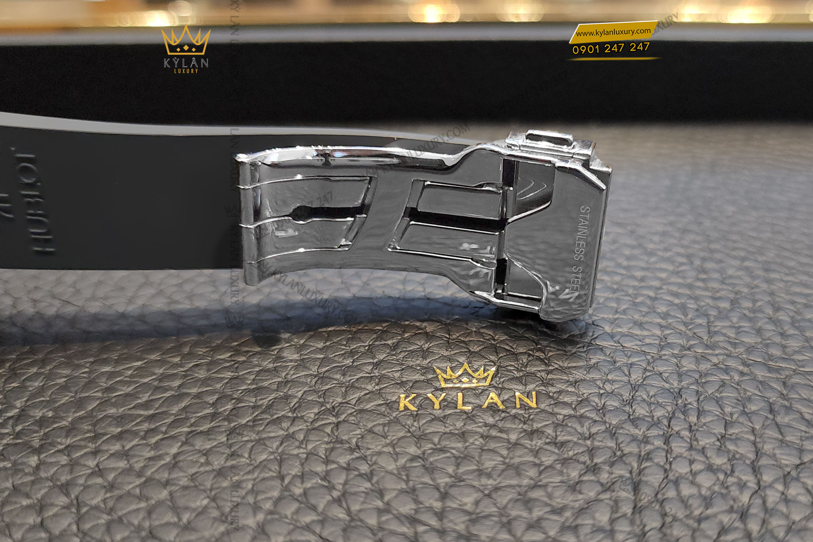 Kỳ Lân Luxury dong ho hublot classic fusion grey custom pave 42mm 542 nx 7071 3 Đồng hồ Hublot Classic Fusion Grey Custom Pave 42mm 542.NX.7071.RX