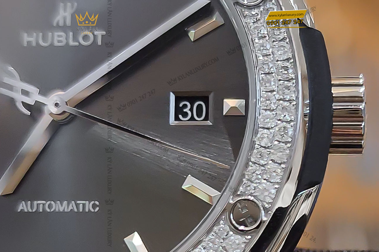 Kỳ Lân Luxury dong ho hublot classic fusion grey custom pave 42mm 542 nx 7071 7 Đồng hồ Hublot Classic Fusion Grey Custom Pave 42mm 542.NX.7071.RX