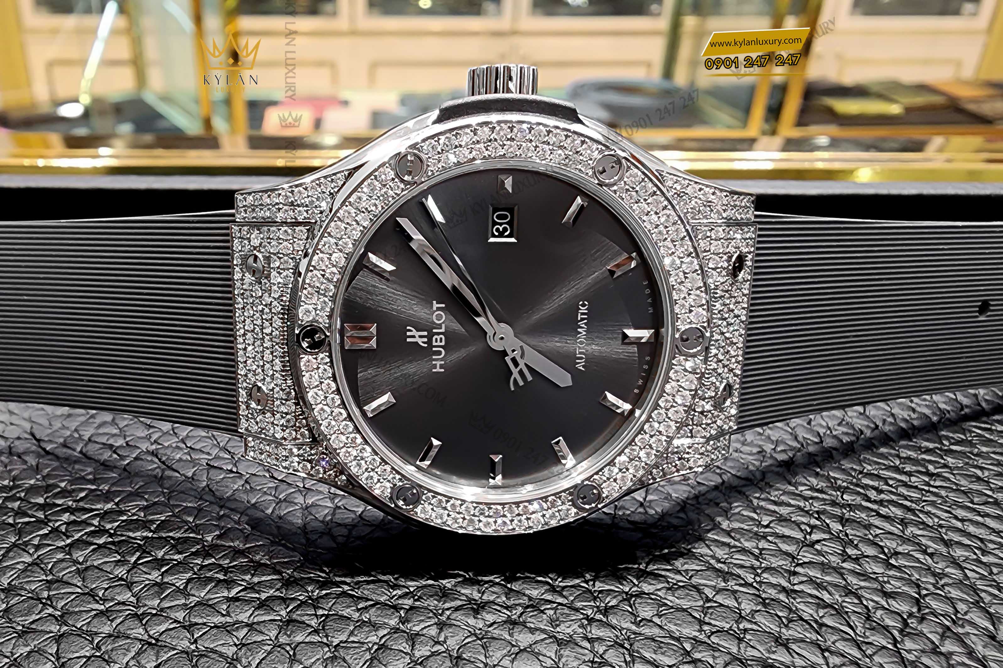 Kỳ Lân Luxury dong ho hublot classic fusion grey custom pave 42mm 542 nx 7071 9 Đồng hồ Hublot Classic Fusion Grey Custom Pave 42mm 542.NX.7071.RX