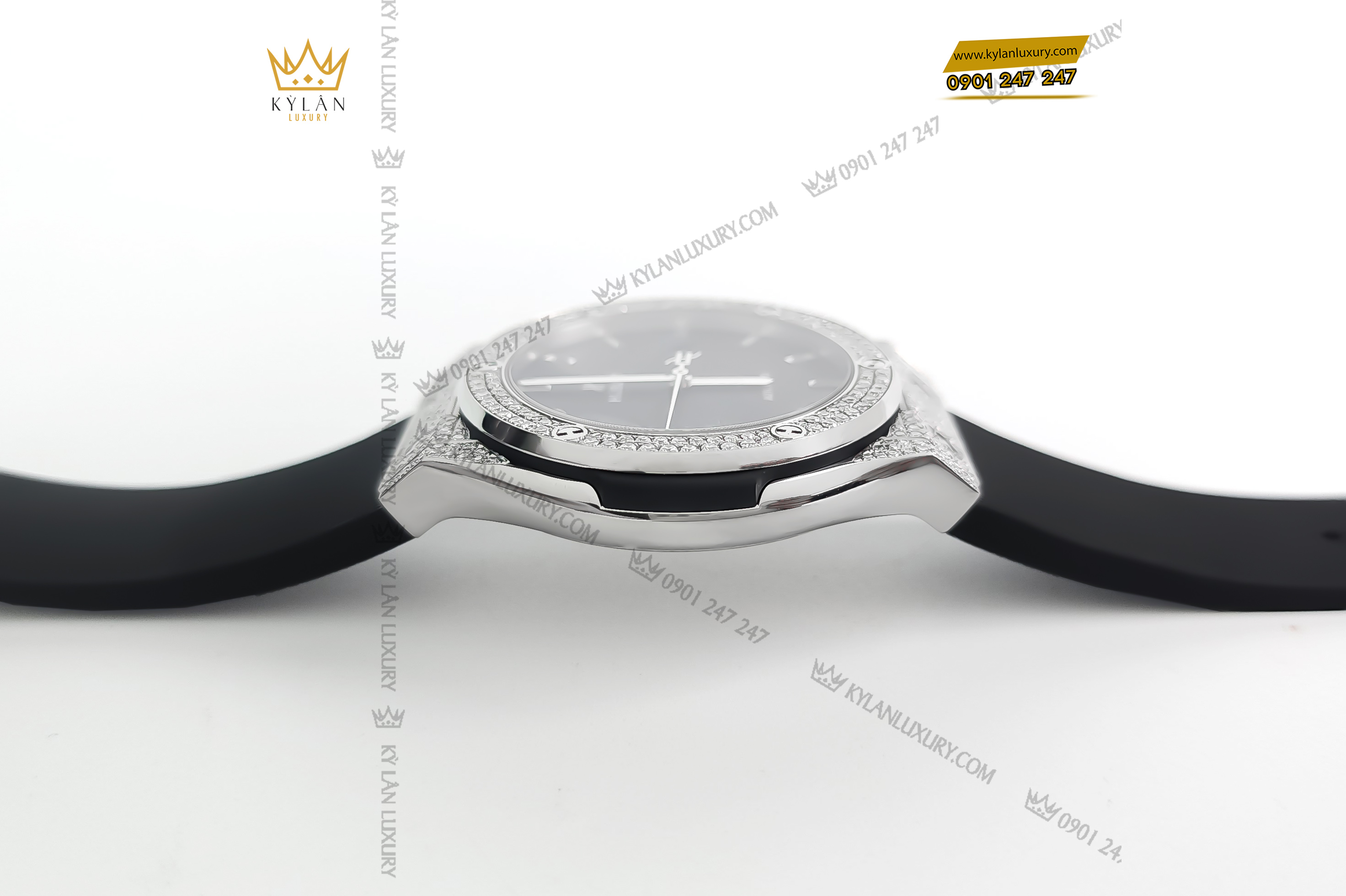 Kỳ Lân Luxury dong ho hublot classic fusion titanium custom diamonds 42mm 542 nx 1171 1 Đồng hồ Hublot Classic Fusion Titanium Custom Diamonds 42mm