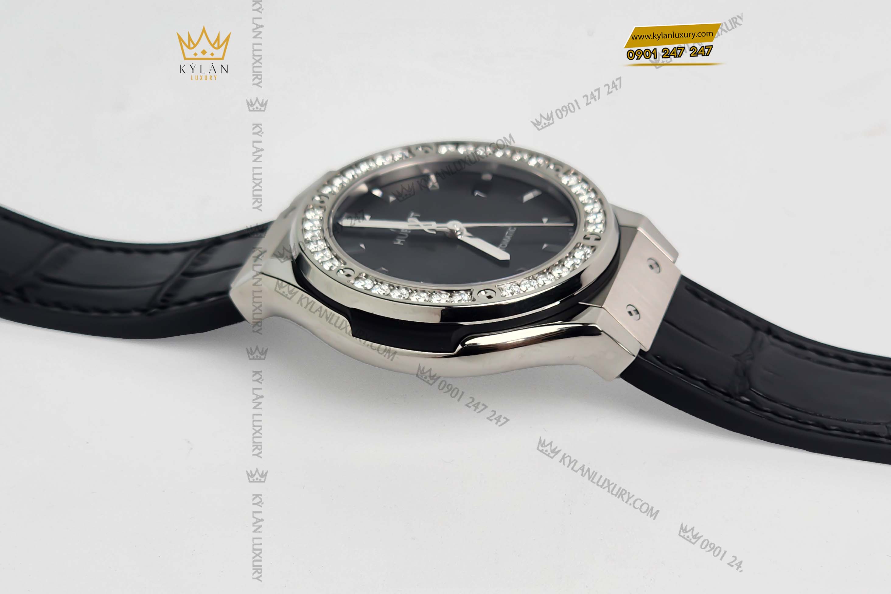 Kỳ Lân Luxury dong ho hublot classic fusion titanium diamonds 38mm 565 nx 1470 lr 11 Đồng hồ Hublot Classic Fusion Titanium Diamonds 38mm 565.nx.1470. LR.1204