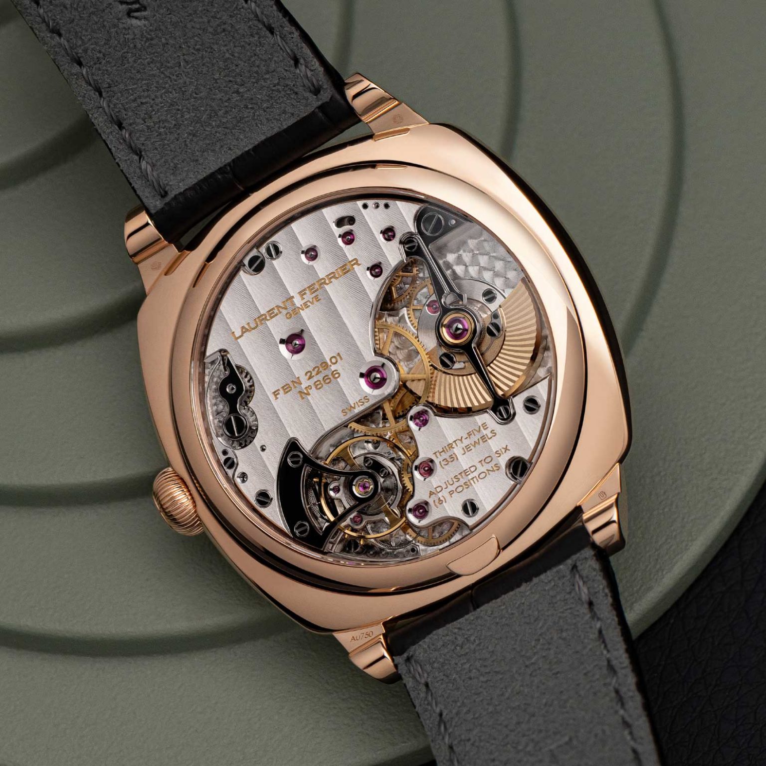 Đồng hồ Laurent Ferrier Square 2021 phiên bản hoàn toàn mới