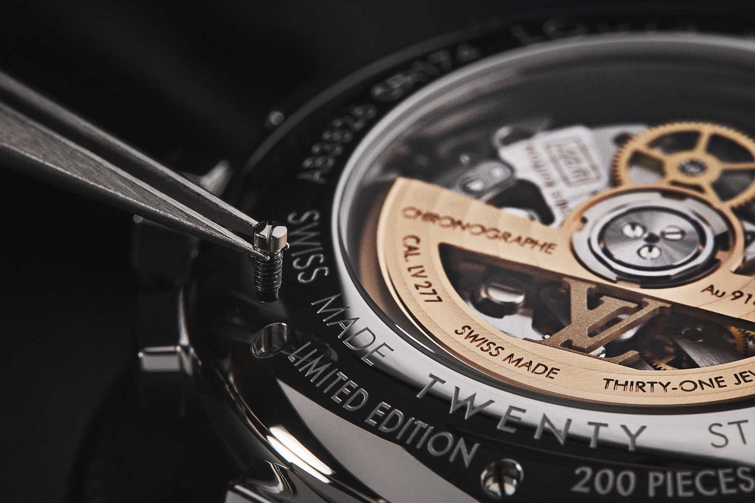 Đồng hồ Louis Vuitton Tambour kỷ niệm 20 năm