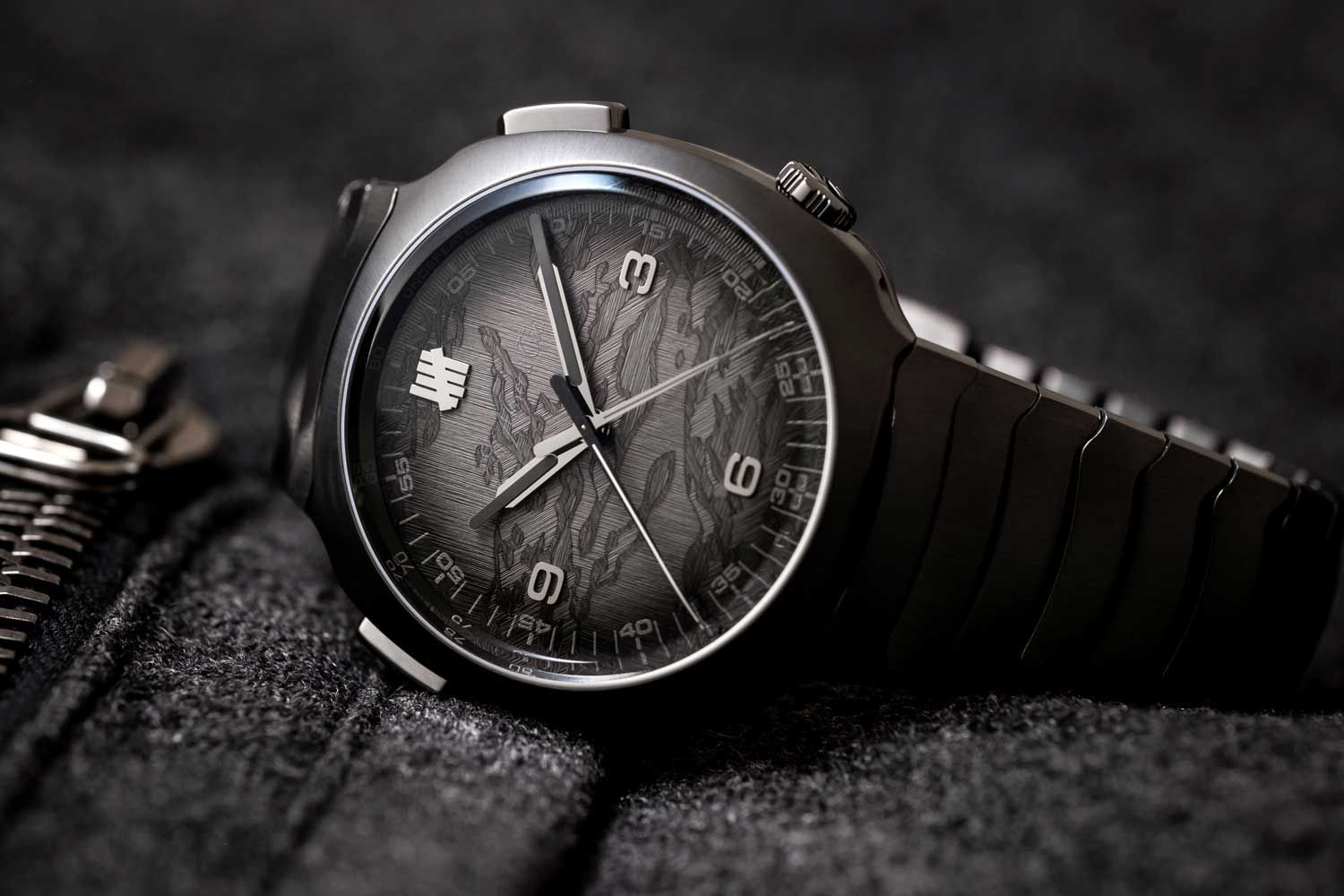 Đồng hồ Moser x UNDEFEATED Streamliner Chronograph