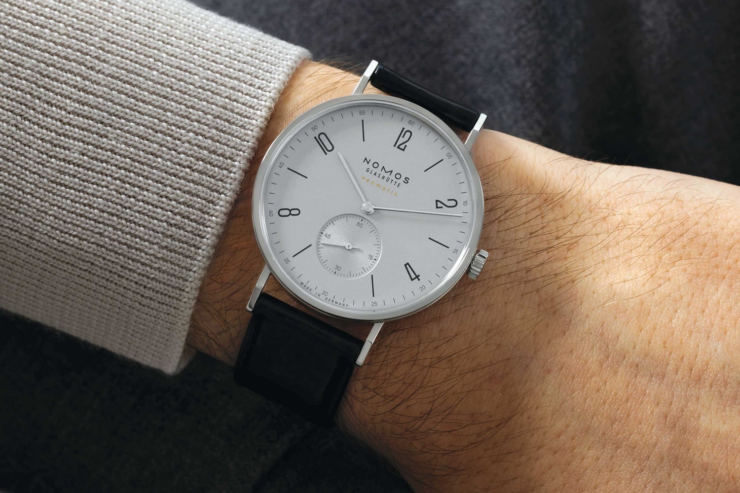 Đồng hồ Nomos Glashütte Tangente Neomatik 39 Platinum Grey