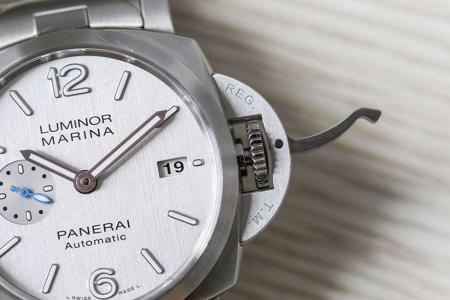 Đồng hồ Panerai Luminor Marina PAM977