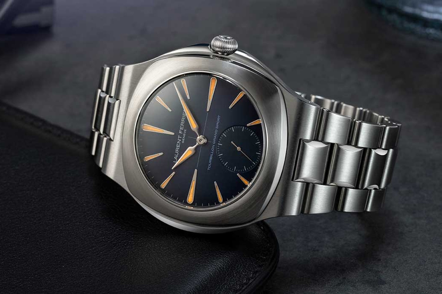 Đồng hồ phong cách cổ điển Laurent Ferrier Grand Sport Tourbillon with Steel Bracelet