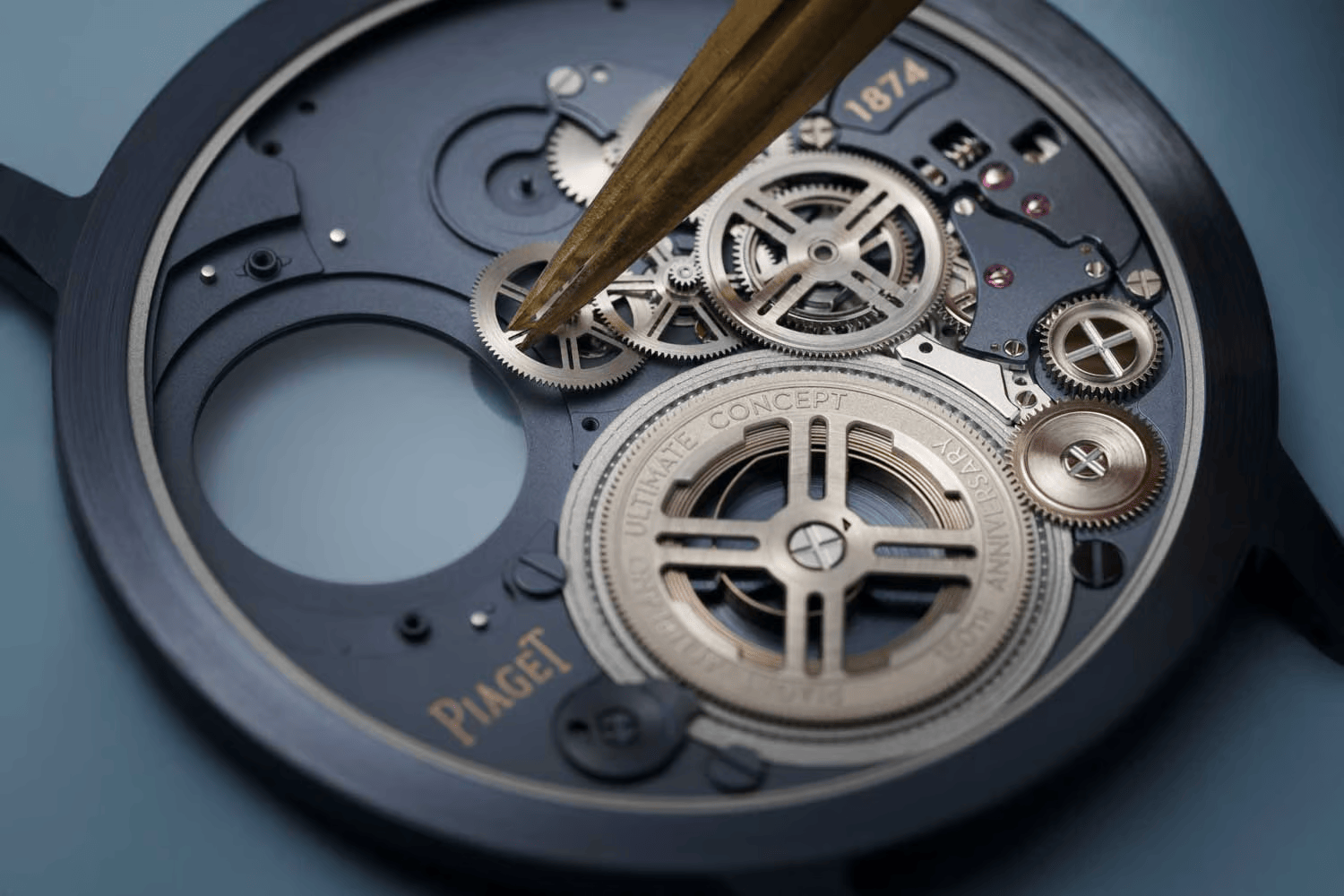 Đồng hồ Piaget Wonders Altiplano Ultimate Concept Tourbillon 