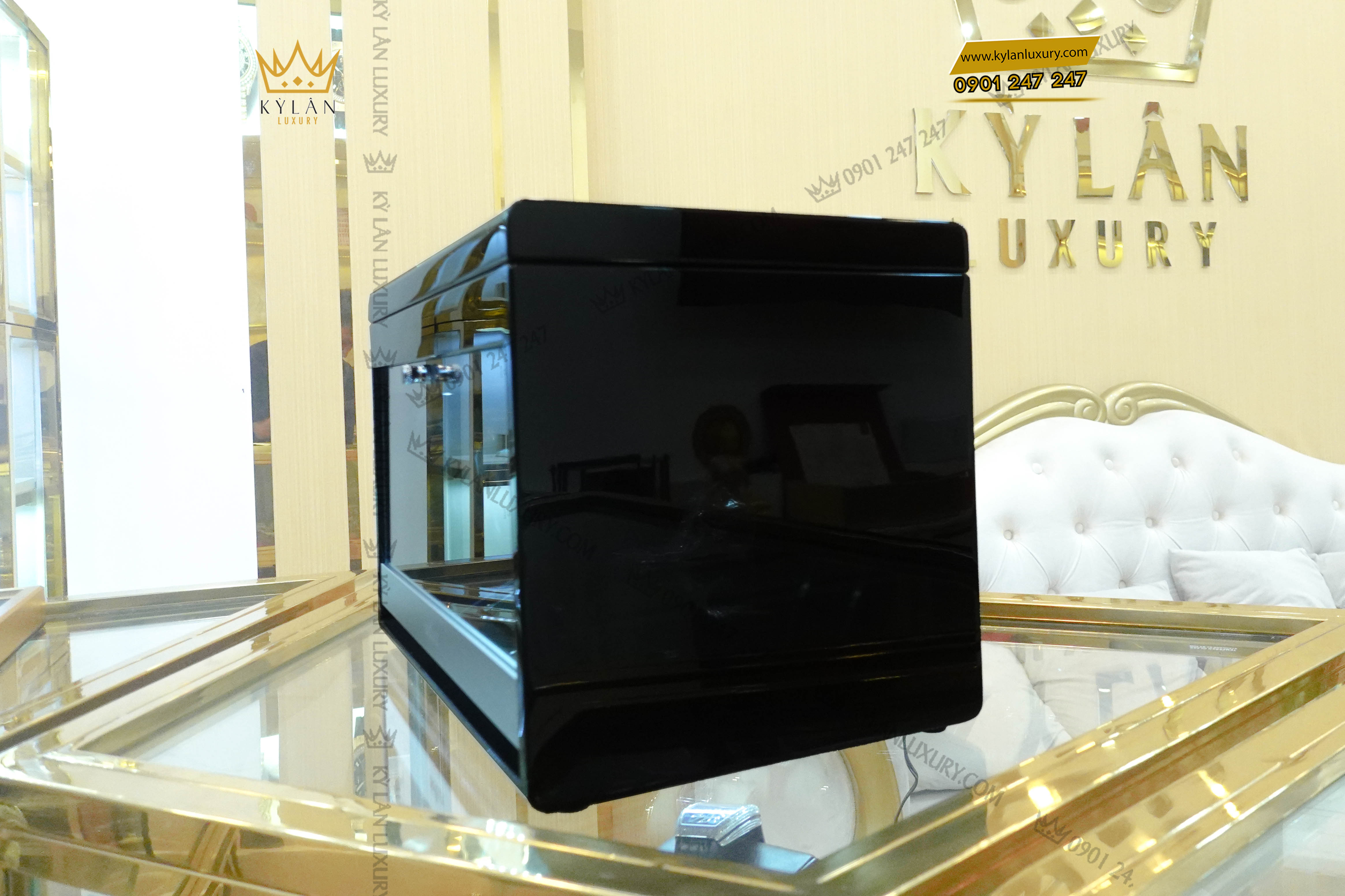 Kỳ Lân Luxury hop xoay cao cap driklux chat lieu go mdf piano ket hop da microfiber t3bb luxury 3 xoay 3 Hộp xoay cao cấp Driklux chất liệu gỗ MDF piano kết hợp da Microfiber T3BB Luxury (3 Xoay)