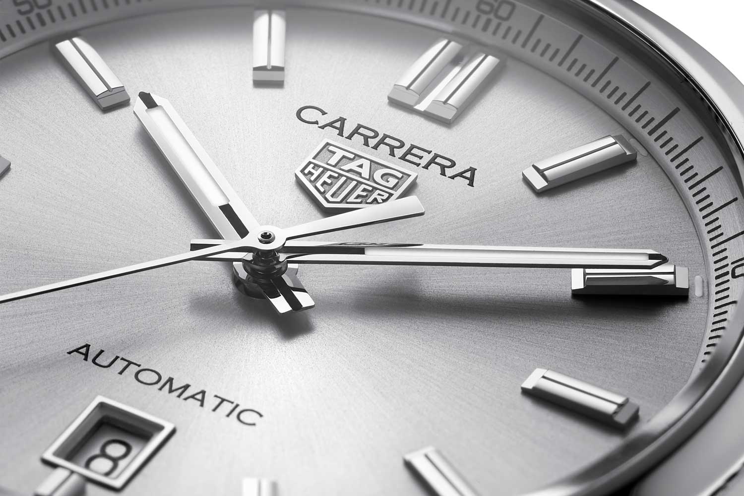 TAG Heuer Carrera hợp tác với Ryan Gosling và film “The Grey Man”