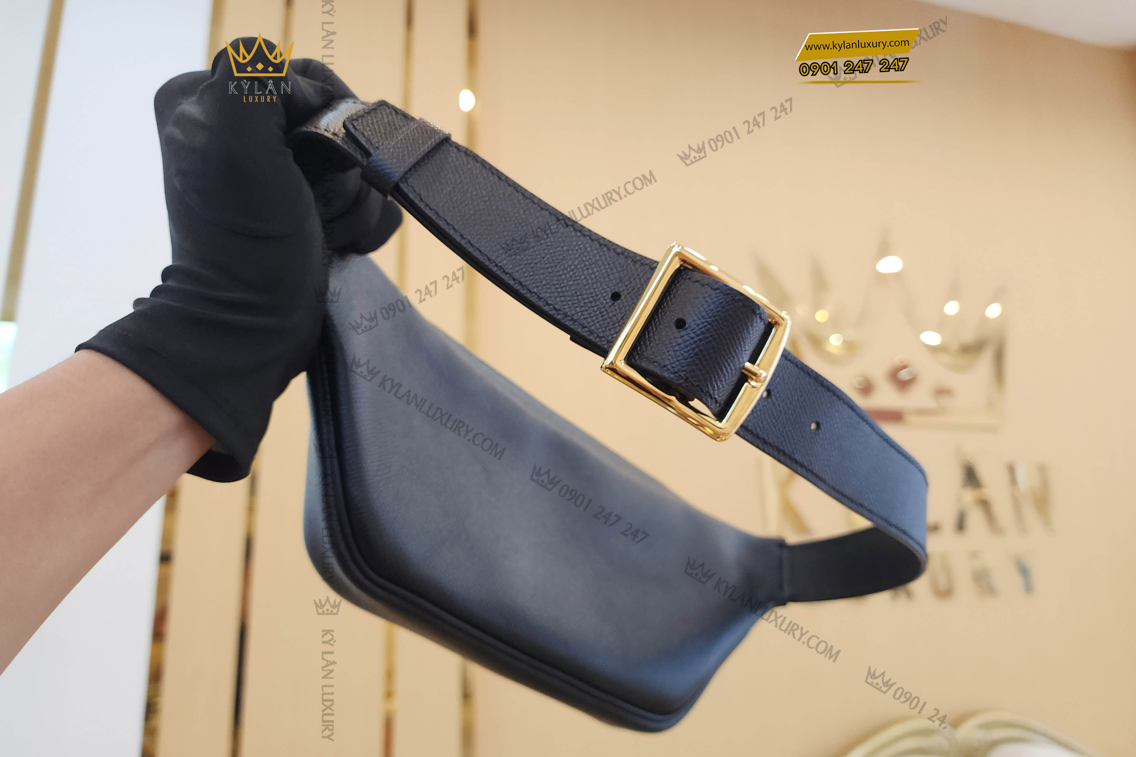 Phần dây buộc của túi bao tử được đục sẵn nhiều lỗ và đo theo size của quý khách, giúp quý khách sử dụng túi một cách tiện ích nhất
