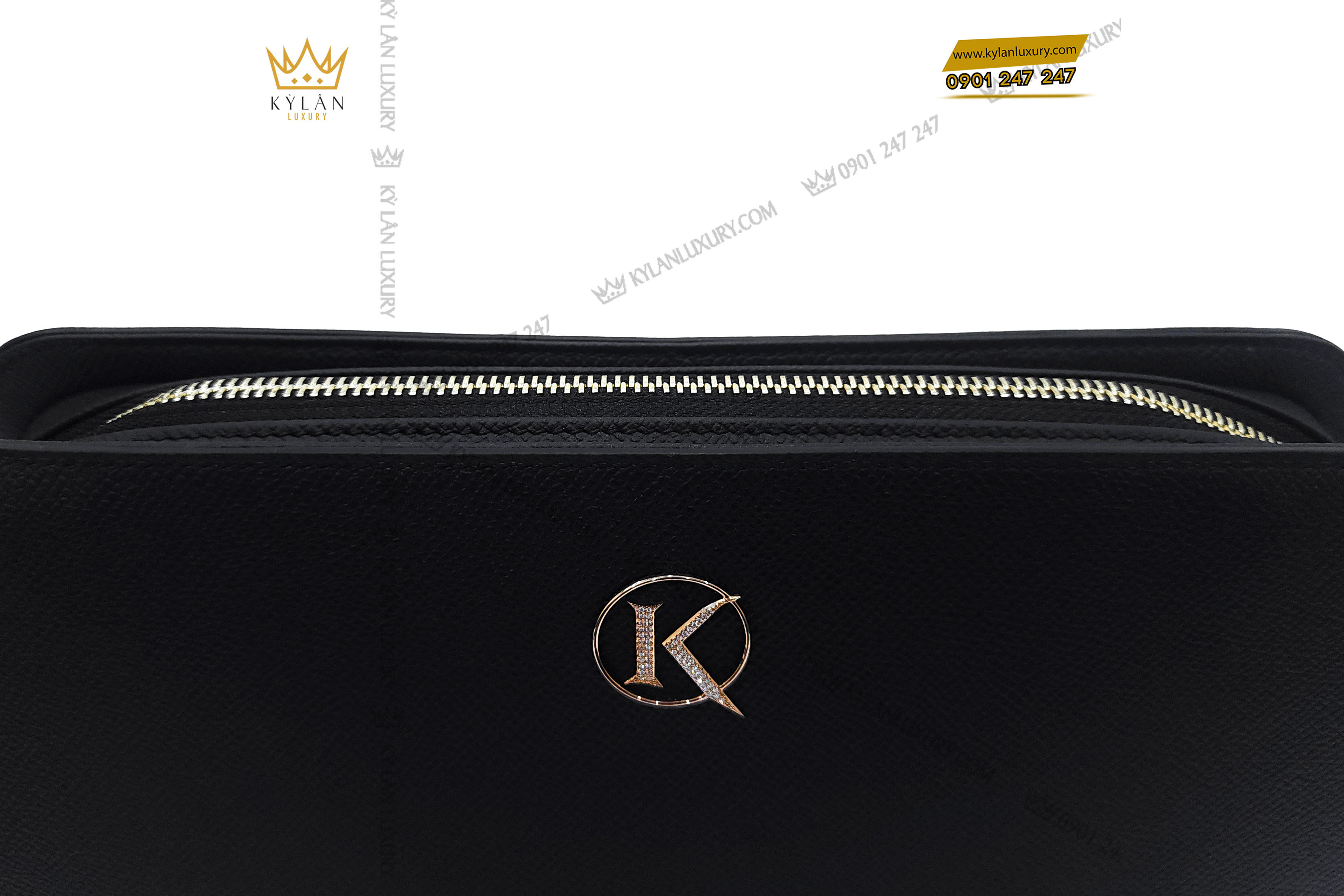 Túi Clutch nổi bật với logo chữ K vàng nguyên khối 18k Au750 đính kim cương siêu đẹp được Kỳ Lân tuyển chọn kĩ lưỡng