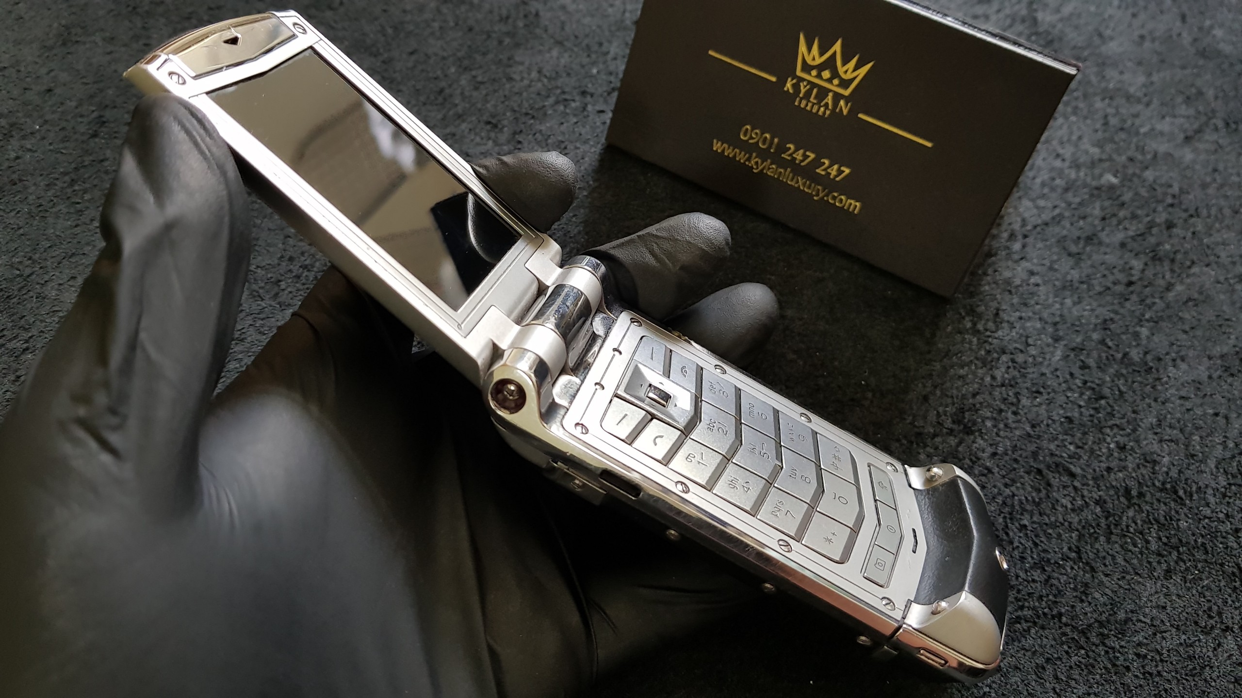 Vertu Ayxta bật nắp siêu đẳng cấp chính hãng 26 Kỳ Lân Luxury 0e3da02f85907dce2481 Vertu Ayxta bật nắp siêu đẳng cấp chính hãng