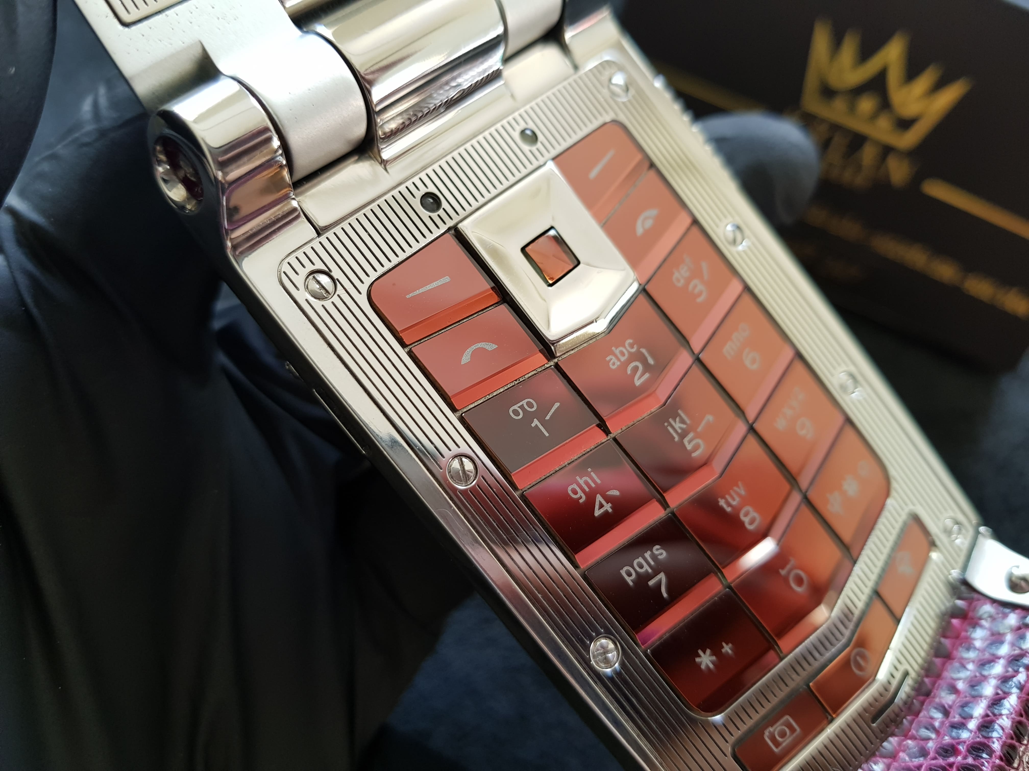 Vertu Ayxta limited edition tím nhạt ruby siêu hiếm 24 Kỳ Lân Luxury 20200320 160733 Vertu Ayxta limited edition tím nhạt ruby siêu hiếm