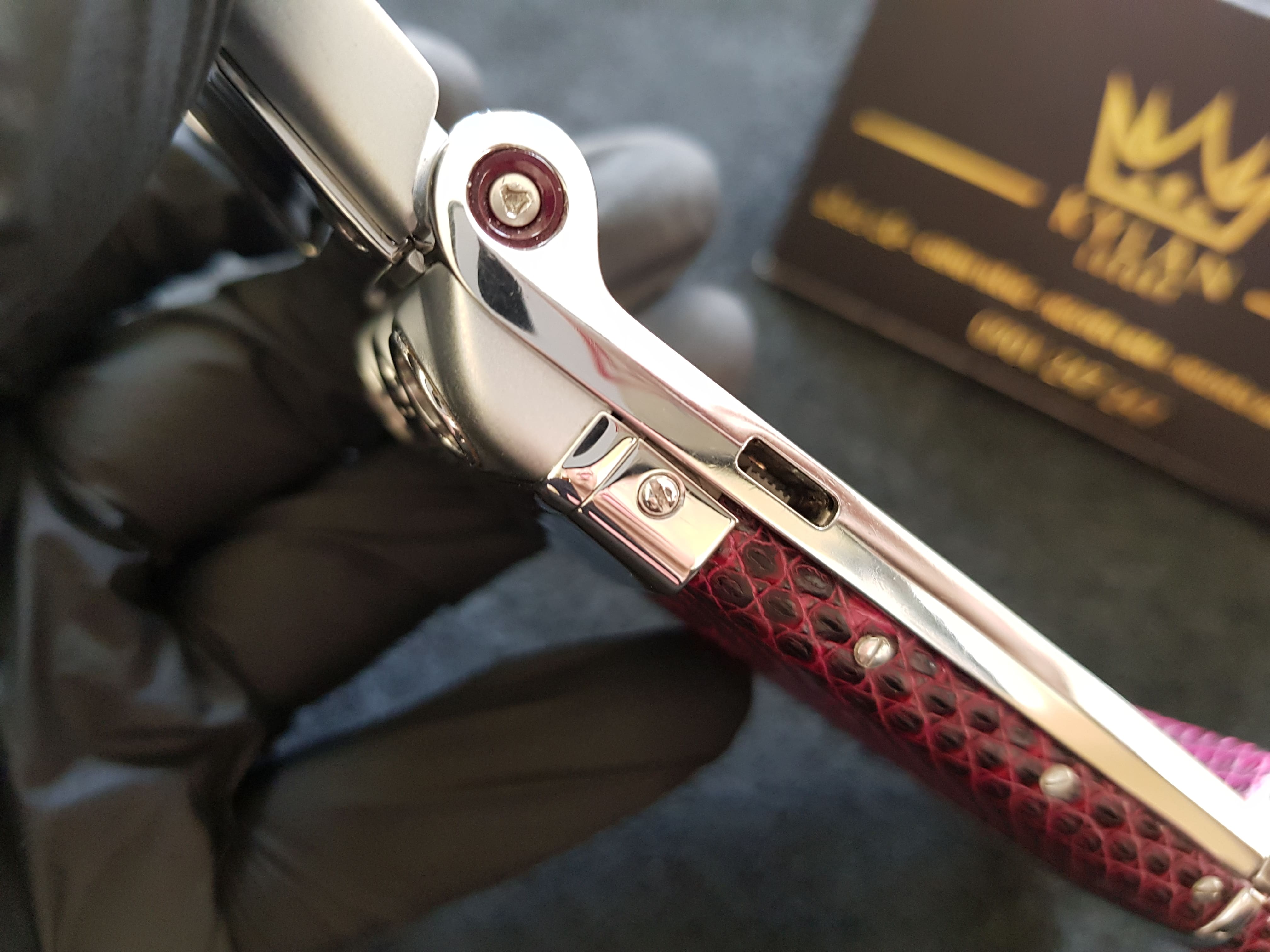 Vertu Ayxta limited edition tím nhạt ruby siêu hiếm 16 Kỳ Lân Luxury 20200320 160755 Vertu Ayxta limited edition tím nhạt ruby siêu hiếm