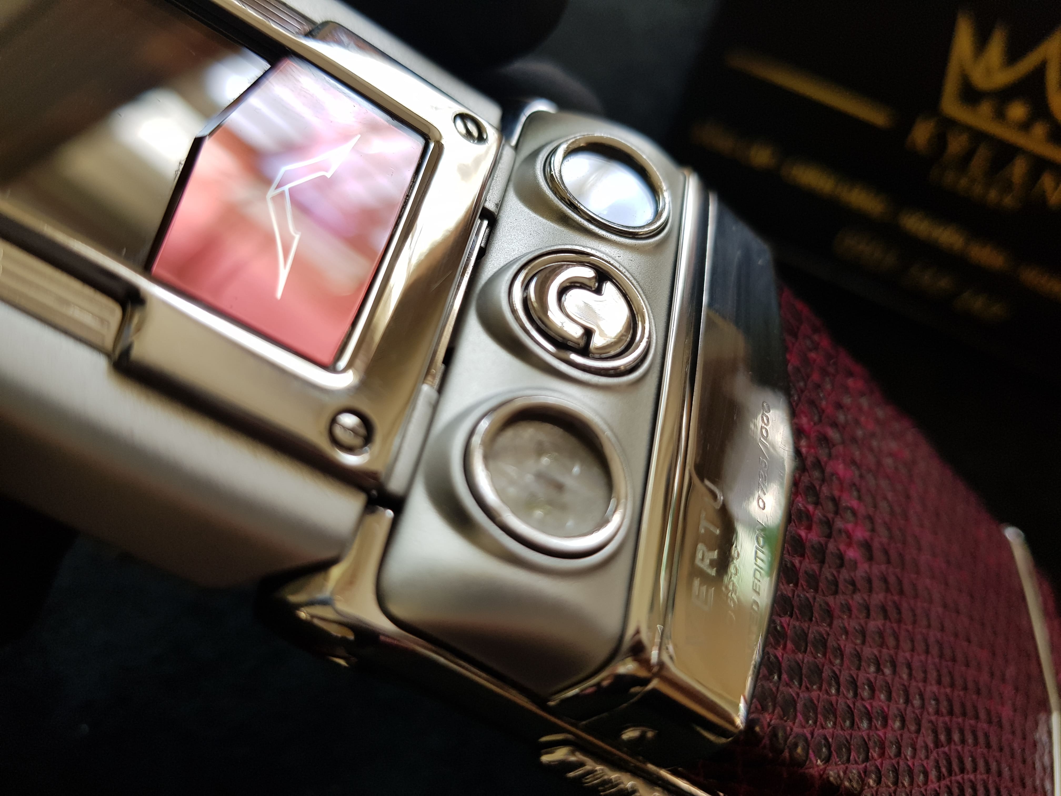 Vertu Ayxta limited edition tím nhạt ruby siêu hiếm 18 Kỳ Lân Luxury 20200320 160813 Vertu Ayxta limited edition tím nhạt ruby siêu hiếm