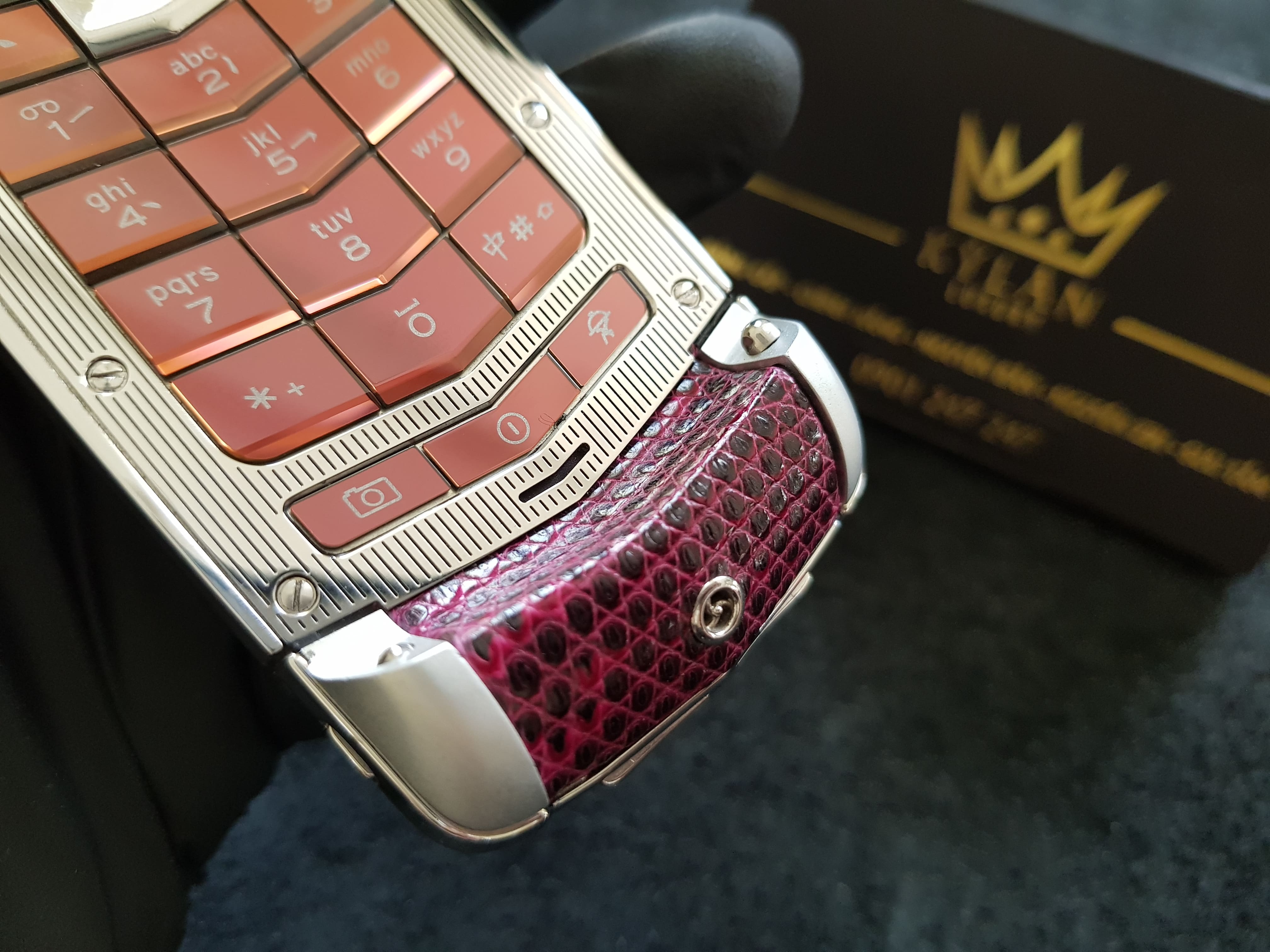 Vertu Ayxta limited edition tím nhạt ruby siêu hiếm 3 Kỳ Lân Luxury 20200320 161345 Vertu Ayxta limited edition tím nhạt ruby siêu hiếm