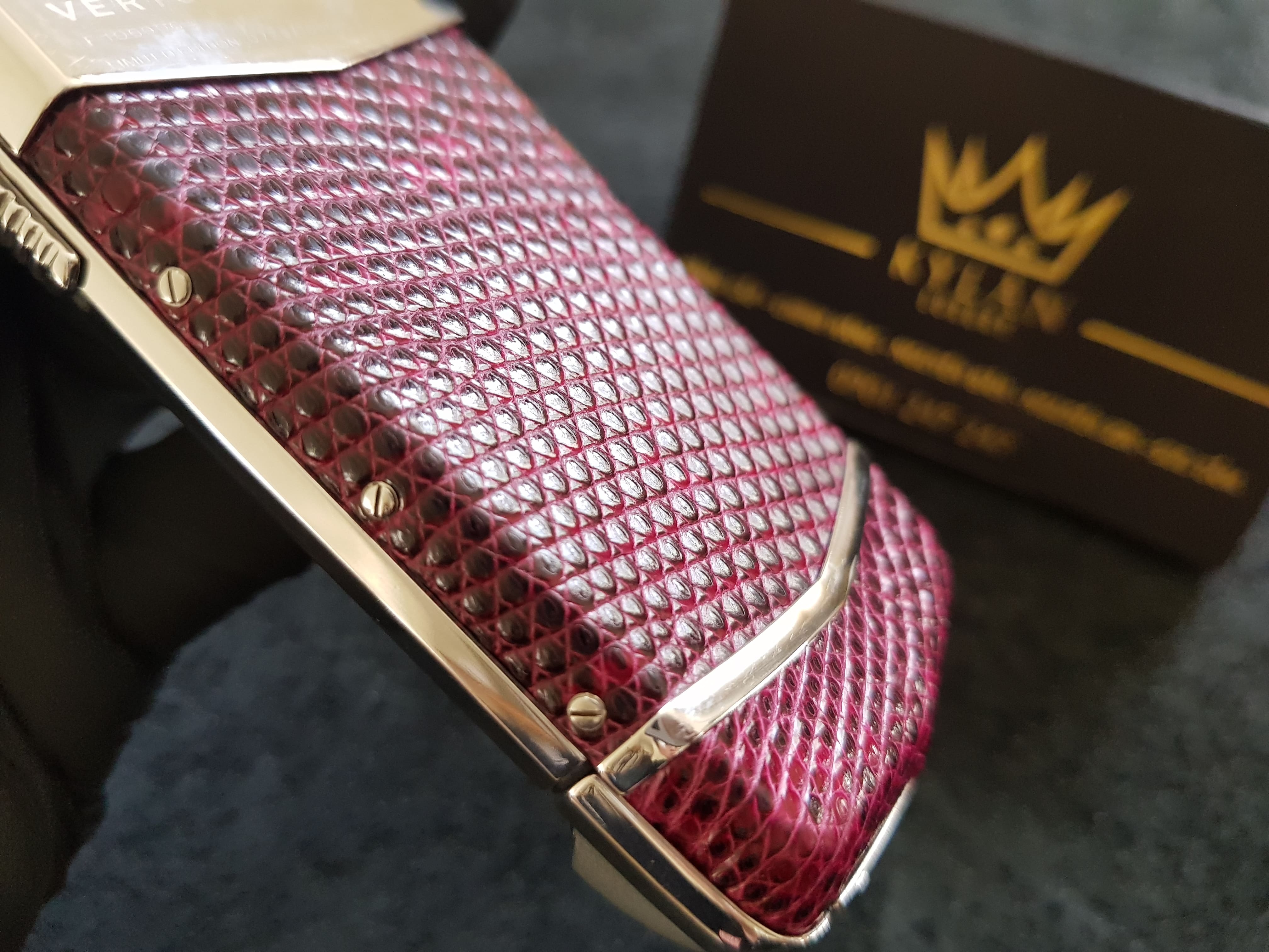 Vertu Ayxta limited edition tím nhạt ruby siêu hiếm 9 Kỳ Lân Luxury 20200320 161403 Vertu Ayxta limited edition tím nhạt ruby siêu hiếm