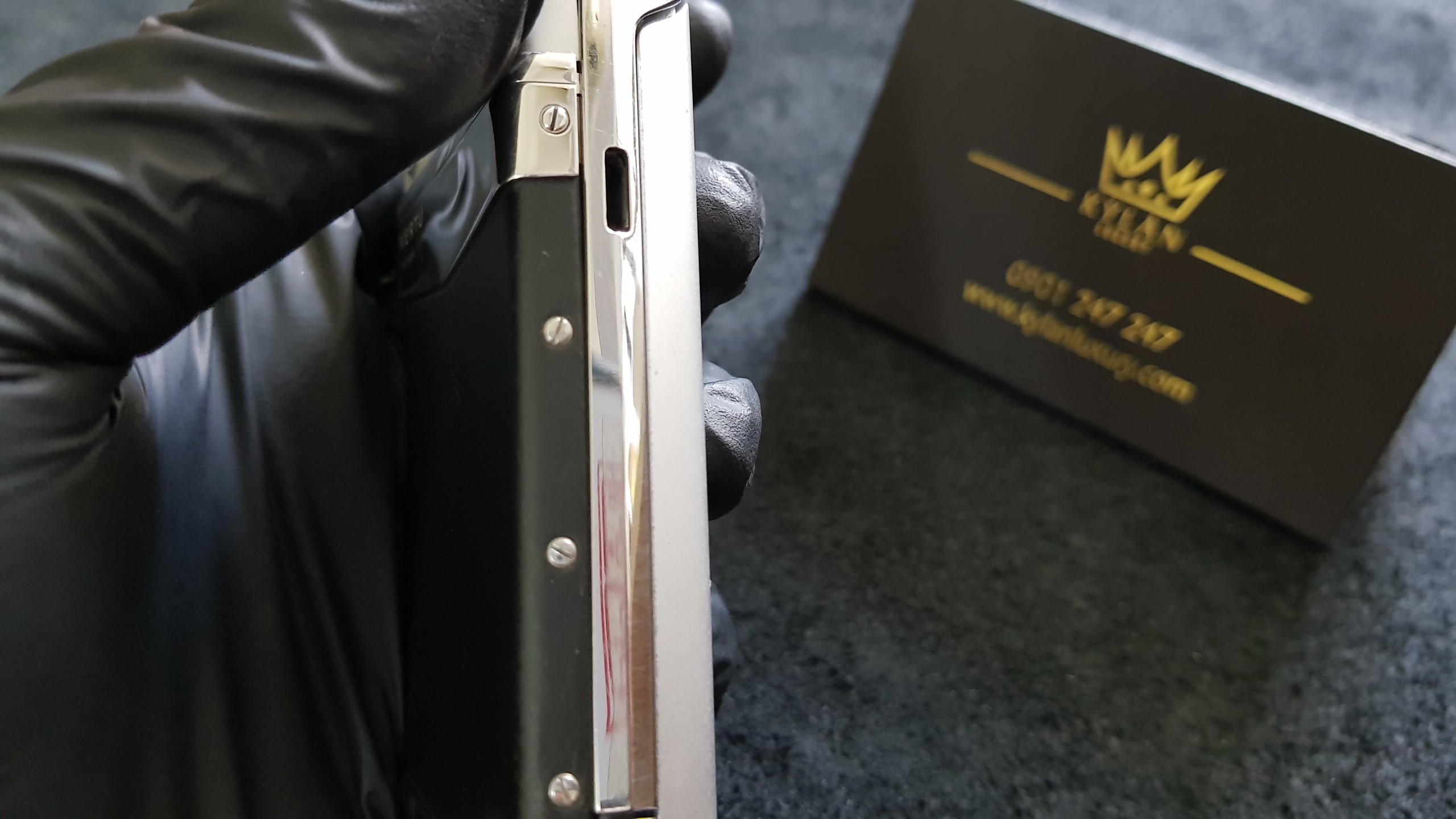Vertu Ayxta bật nắp siêu đẳng cấp chính hãng 19 Kỳ Lân Luxury 7a9fa7cf82707a2e2361 Vertu Ayxta bật nắp siêu đẳng cấp chính hãng