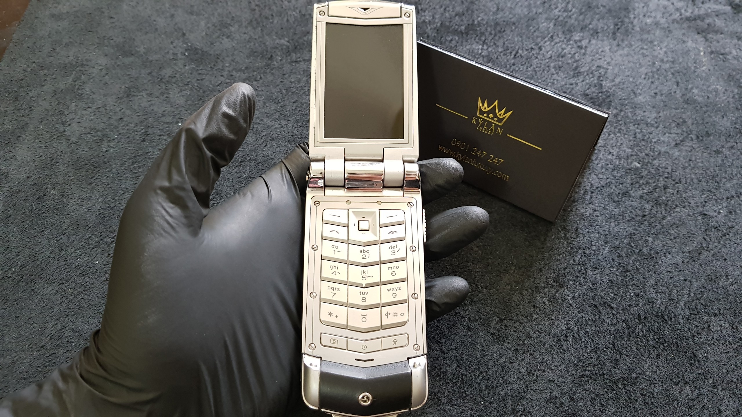 Vertu Ayxta bật nắp siêu đẳng cấp chính hãng 20 Kỳ Lân Luxury 7b2d7dc0577faf21f66e Vertu Ayxta bật nắp siêu đẳng cấp chính hãng