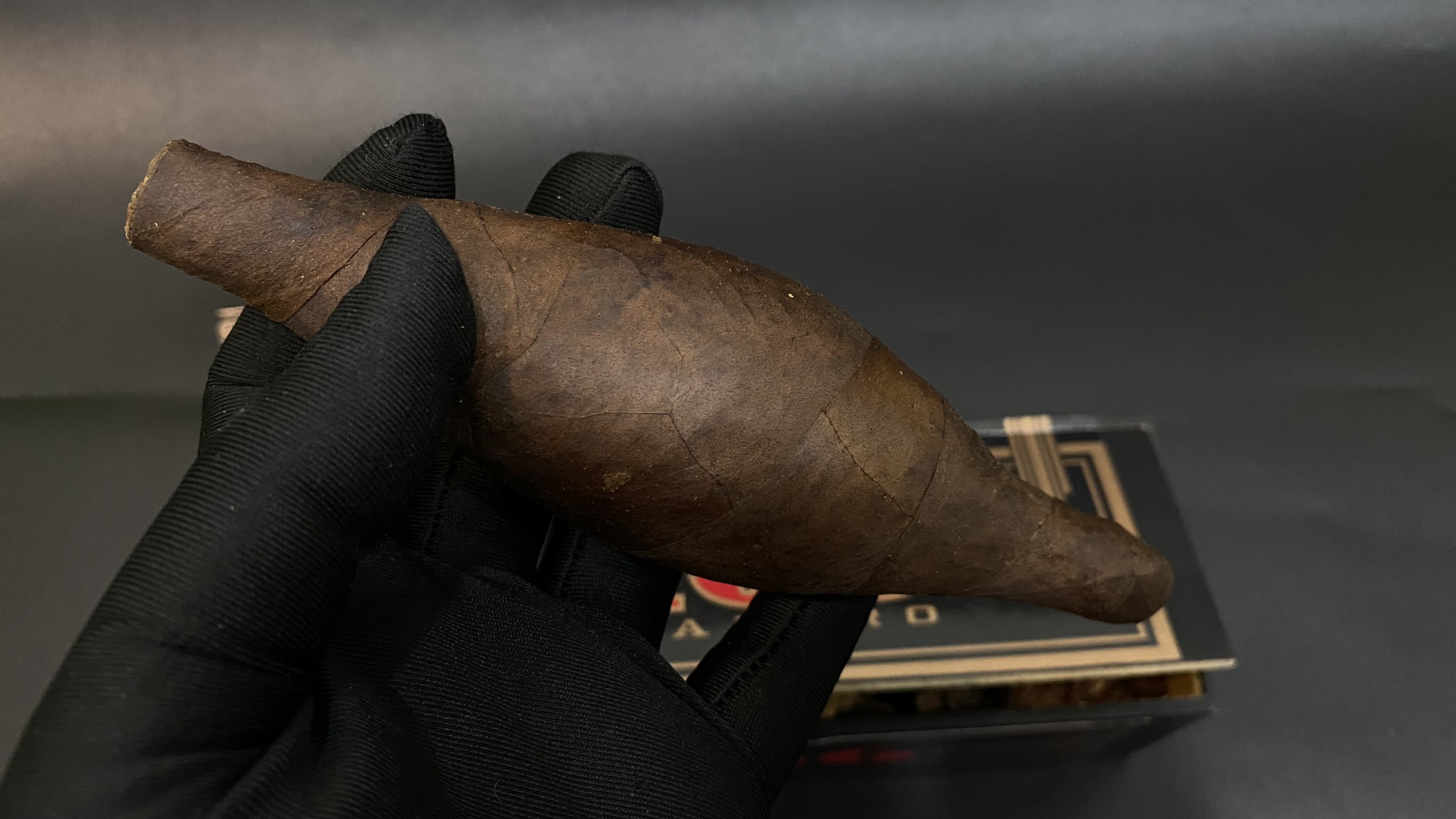 Kỳ Lân Luxury cigar egg drew estate 12 Cigar EGG Drew Estate