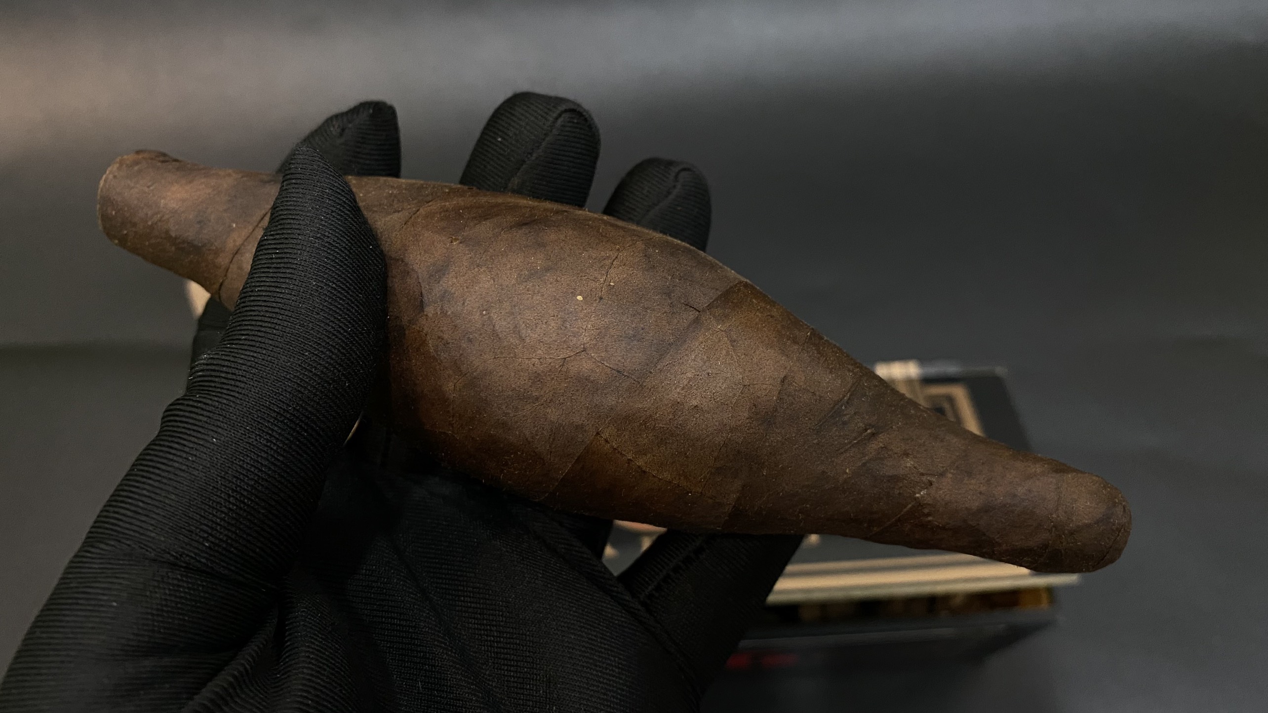 Kỳ Lân Luxury cigar egg drew estate 13 Cigar EGG Drew Estate