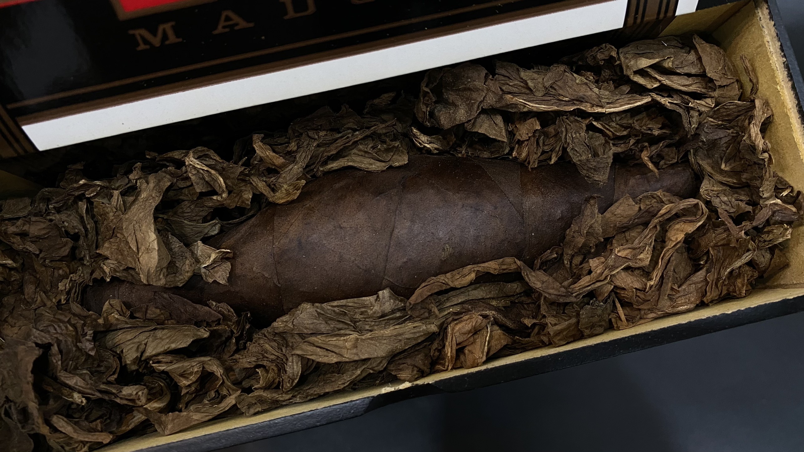 Kỳ Lân Luxury cigar egg drew estate 4 Cigar EGG Drew Estate