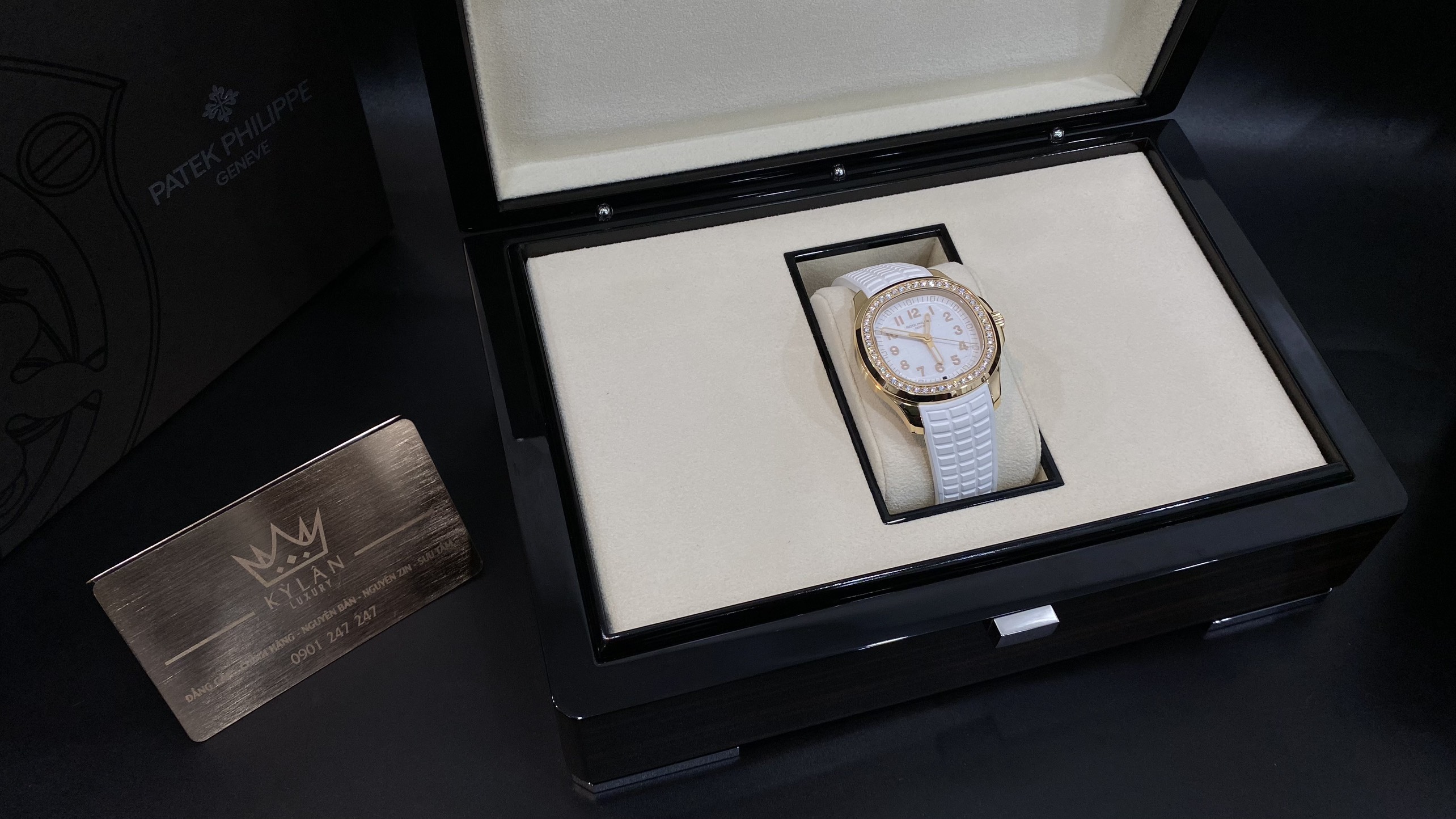 Kỳ Lân Luxury dong ho patek philippe aquanaut 5269200r 001 23 Đồng hồ Patek Philippe Aquanaut 5269/200R-001