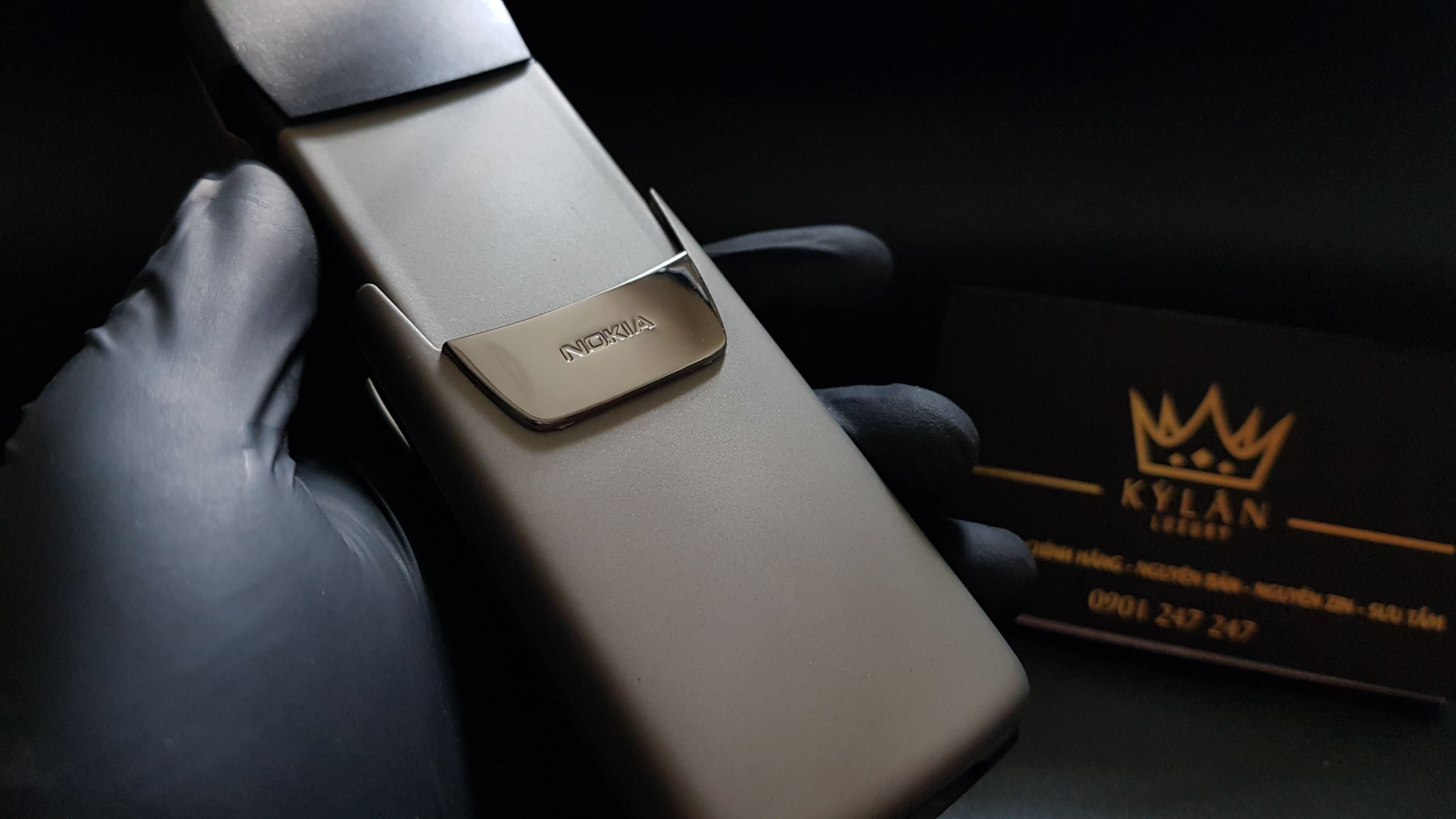 Kỳ Lân Luxury nokia 8910 cat chay nguyen zin cap do 11 Nokia 8910 Đông Nam cát cháy cáp đỏ đẹp 99%
