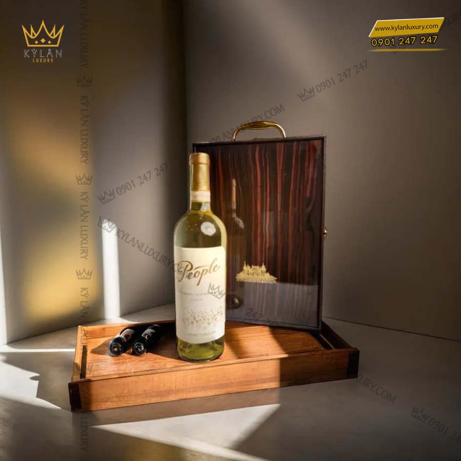 Kỳ Lân Luxury ruou vang y frascati superiore people poggio le volpi 1 Rượu vang Ý Frascati Superiore People Poggio le Volpi