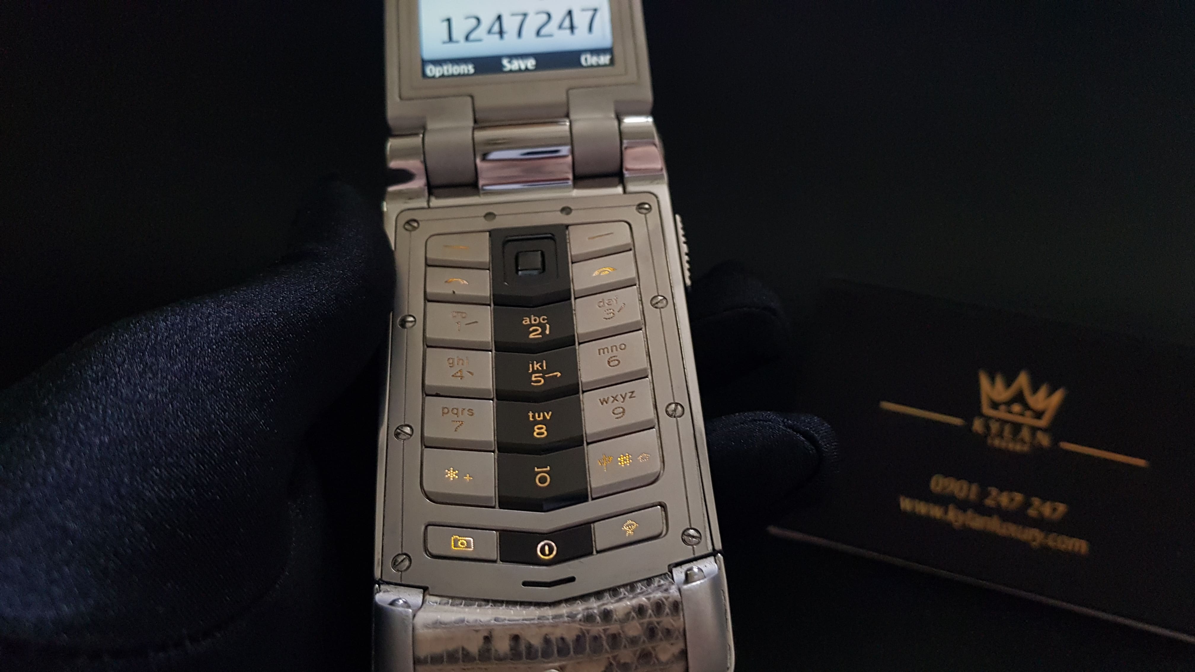 Kỳ Lân Luxury vertu ayxta bat nap da ca sau bach tang 9 Vertu Ayxta bật nắp da cá sấu bạch tạng