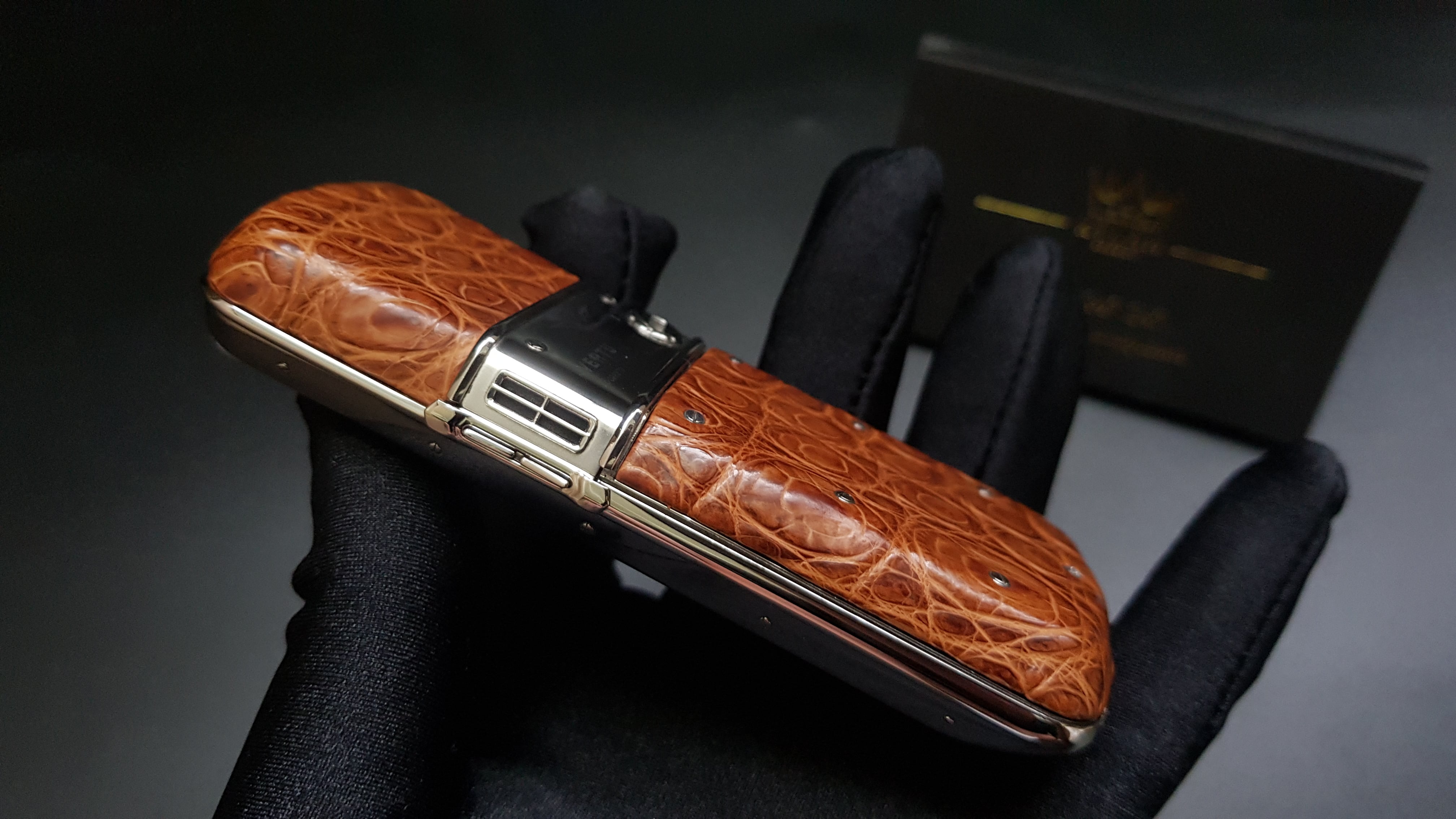 Kỳ Lân Luxury vertu constellation da van nau 28 Vertu Constellation bọc Da vân Nâu