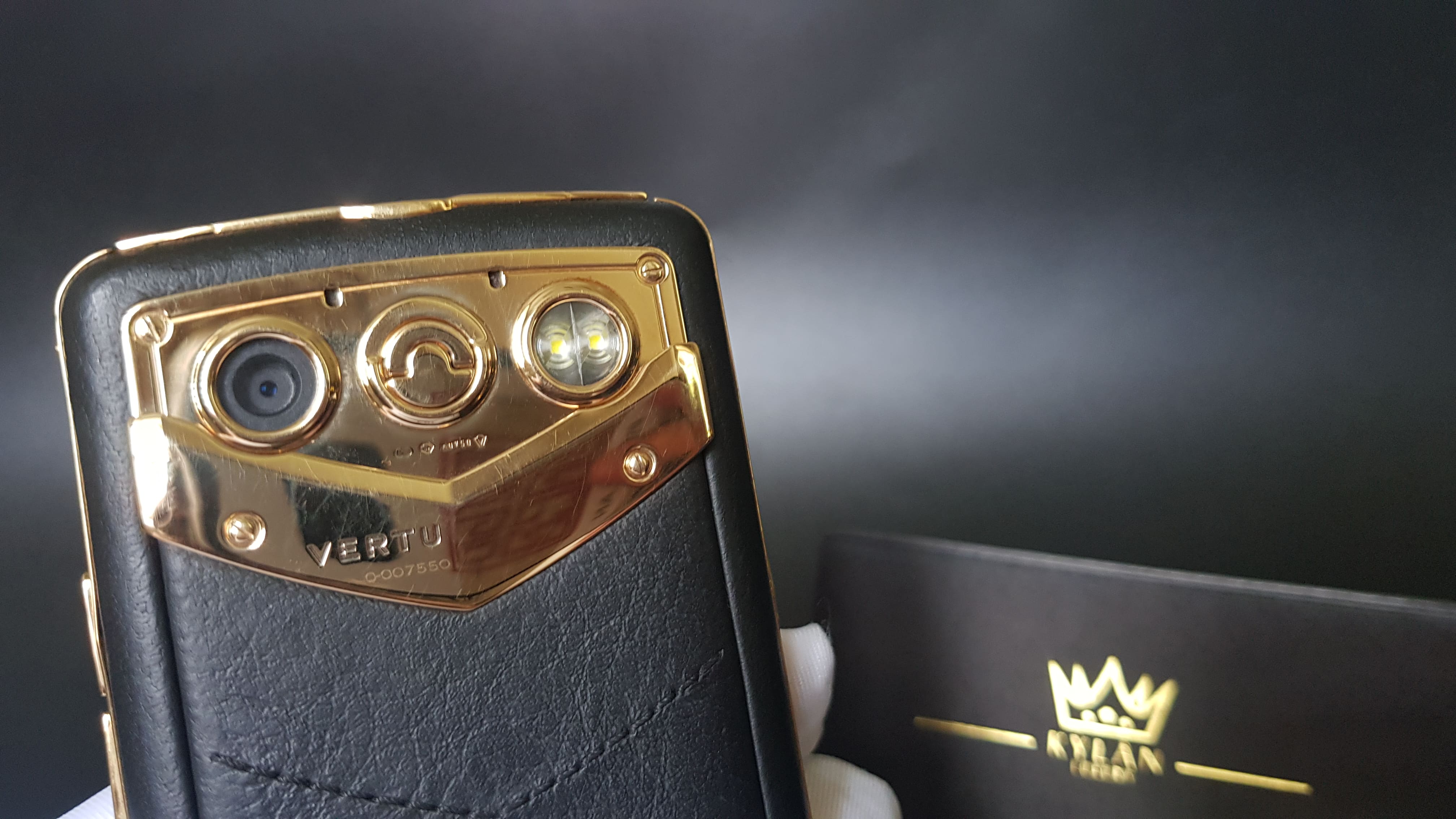 Kỳ Lân Luxury vertu quest vang khoi 750 24 Vertu Quest chính hãng vàng khối 750 độc quyền