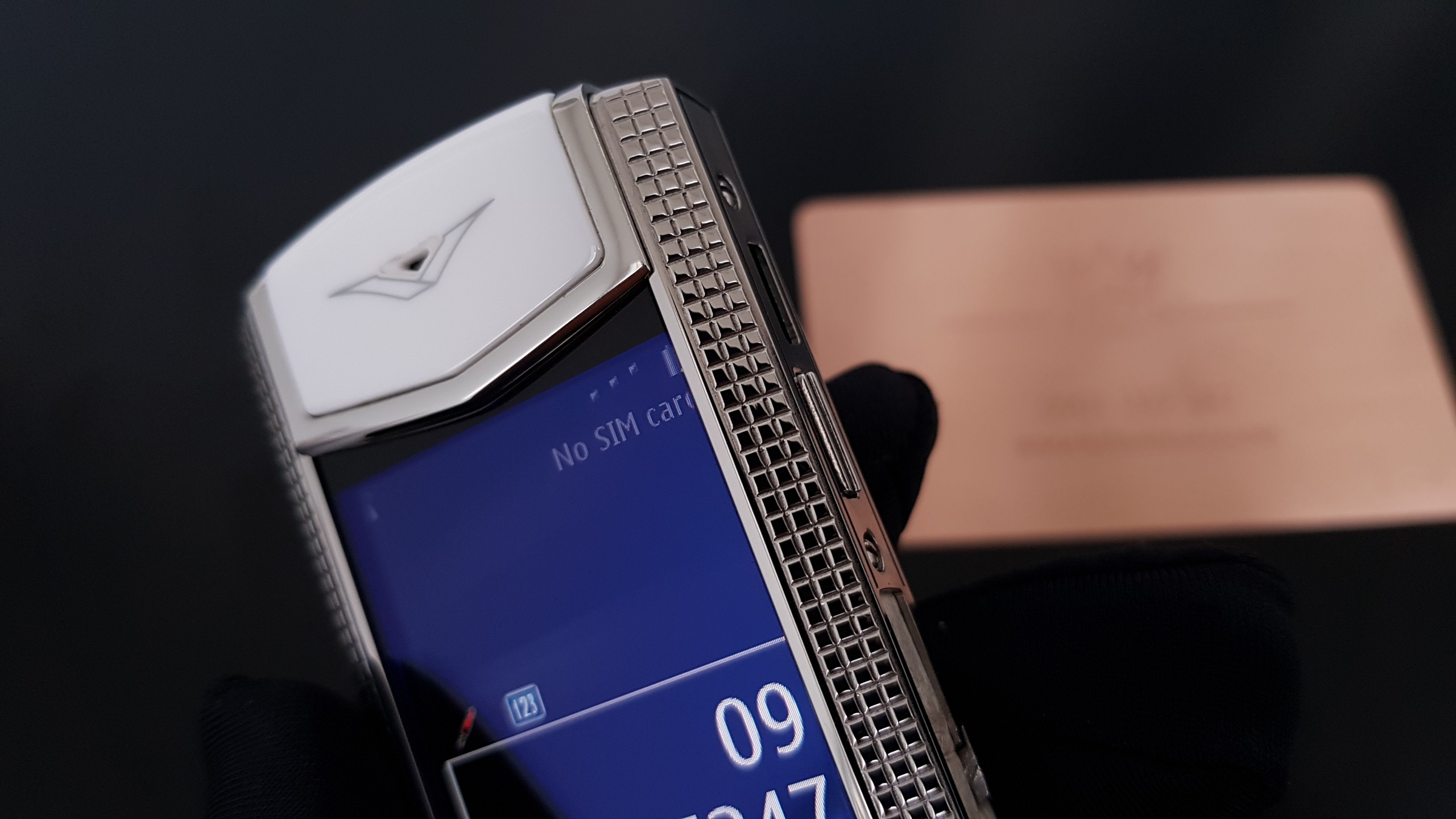 Kỳ Lân Luxury vertu signature s cloud de paris lung da ca sau 13 Vertu Signature S Clous De Paris Lưng Da Cá Sấu