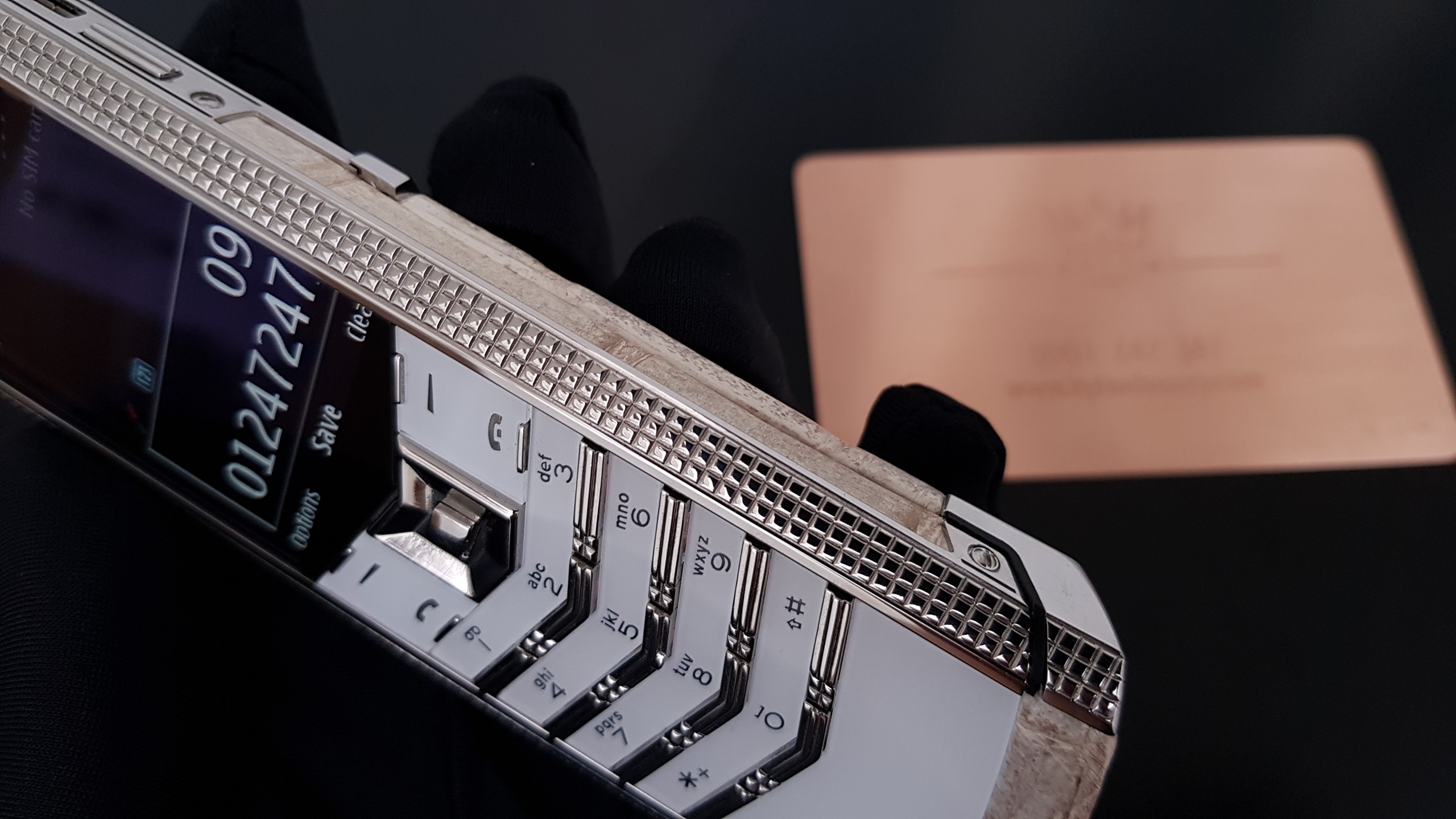 Vertu Signature S Clous De Paris Lưng Da Cá Sấu 17 Kỳ Lân Luxury vertu signature s cloud de paris lung da ca sau 16 Vertu Signature S Clous De Paris Lưng Da Cá Sấu