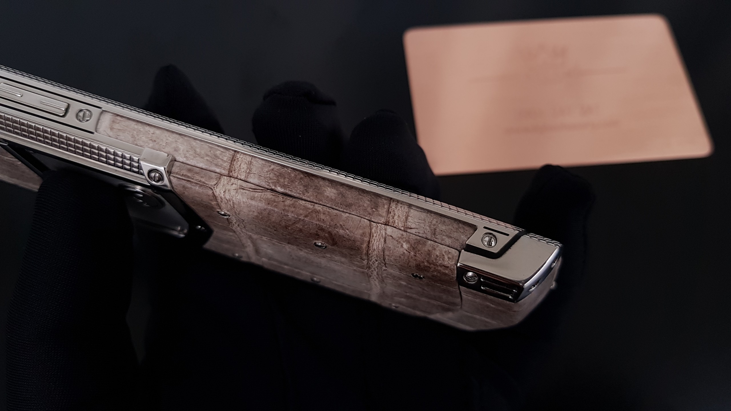 Kỳ Lân Luxury vertu signature s cloud de paris lung da ca sau 19 Vertu Signature S Clous De Paris Lưng Da Cá Sấu