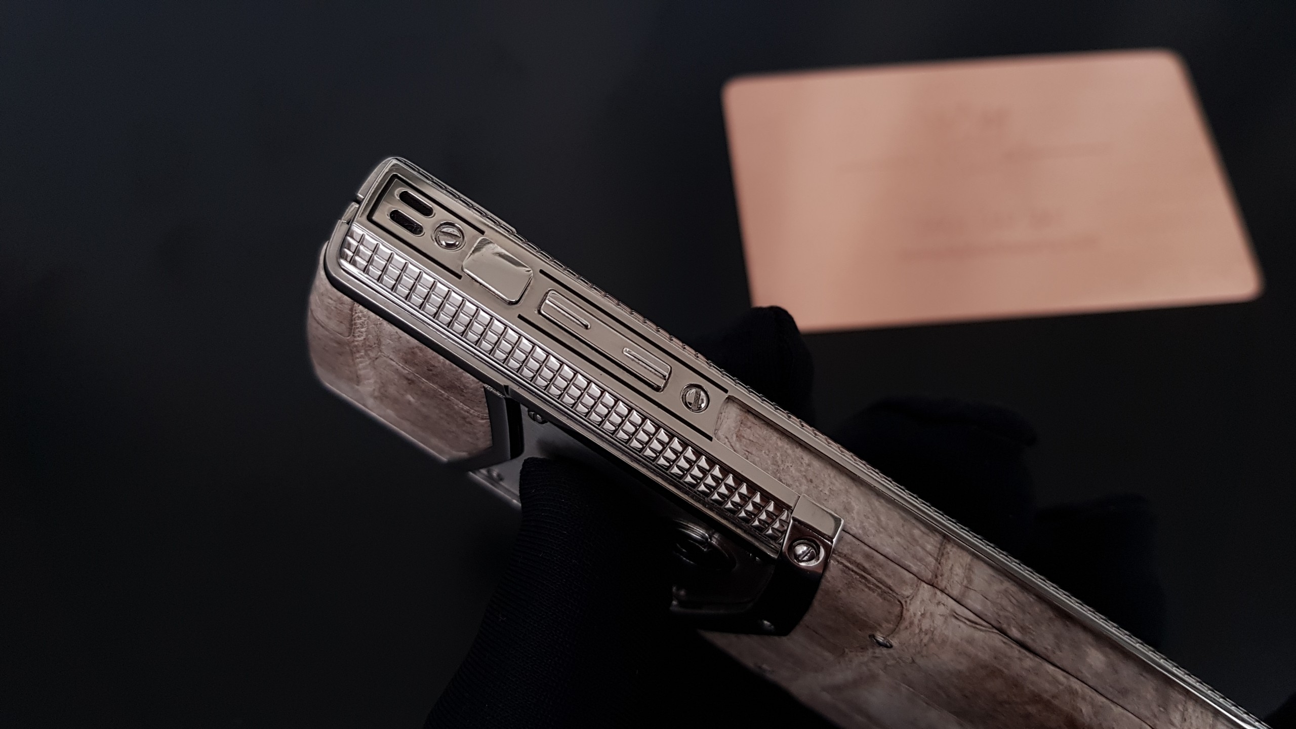 Kỳ Lân Luxury vertu signature s cloud de paris lung da ca sau 24 Vertu Signature S Clous De Paris Lưng Da Cá Sấu