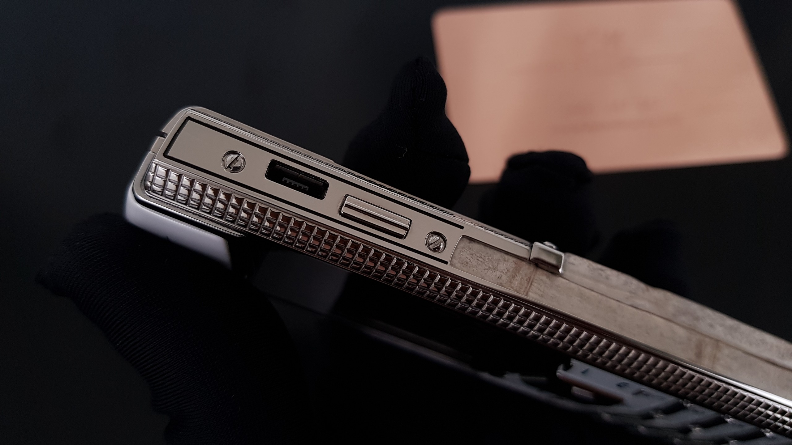 Kỳ Lân Luxury vertu signature s cloud de paris lung da ca sau 3 Vertu Signature S Clous De Paris Lưng Da Cá Sấu