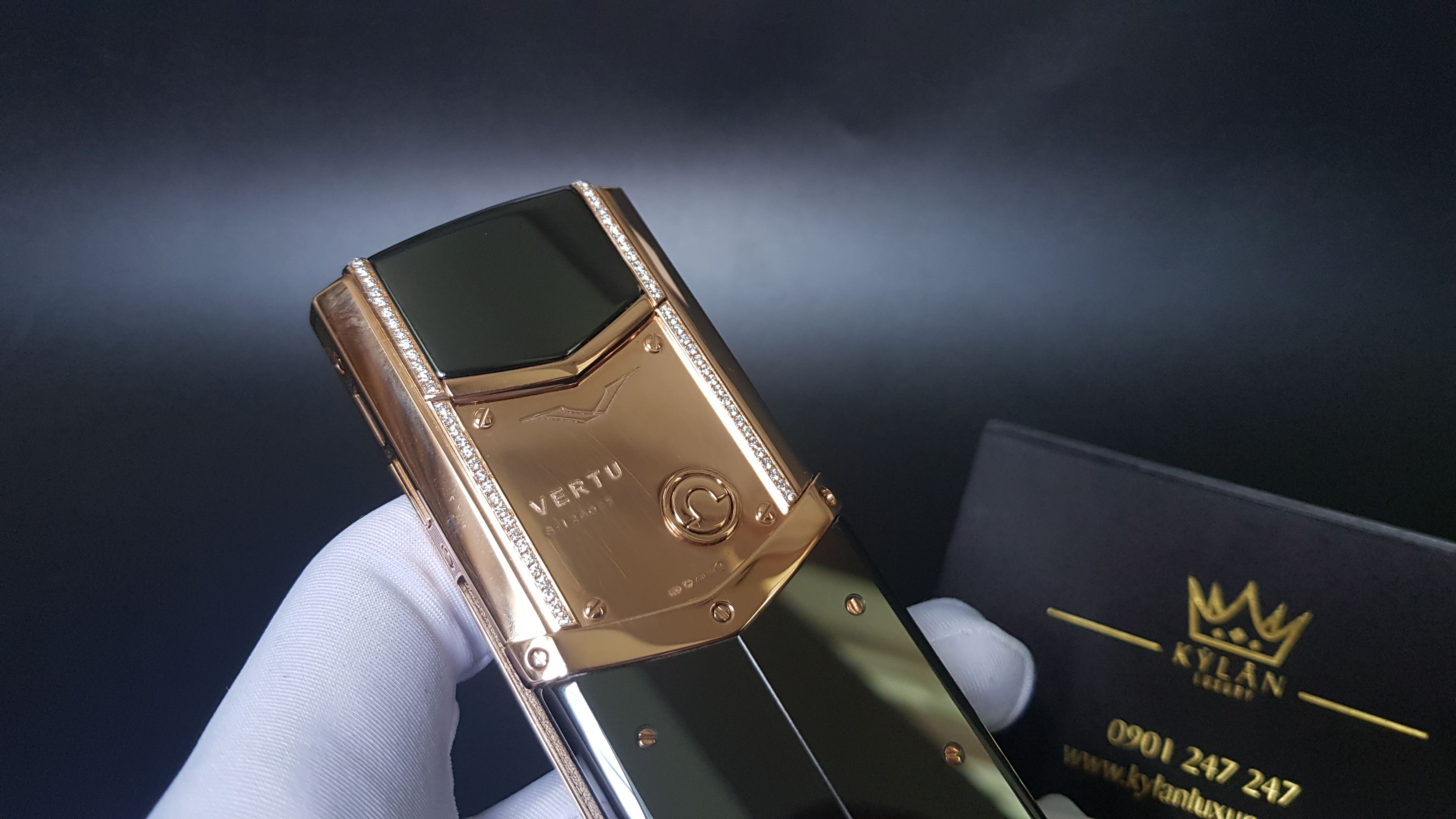 Kỳ Lân Luxury vertu signature s diamond gold 750 13 Vertu Signature S Diamond Gold 750
