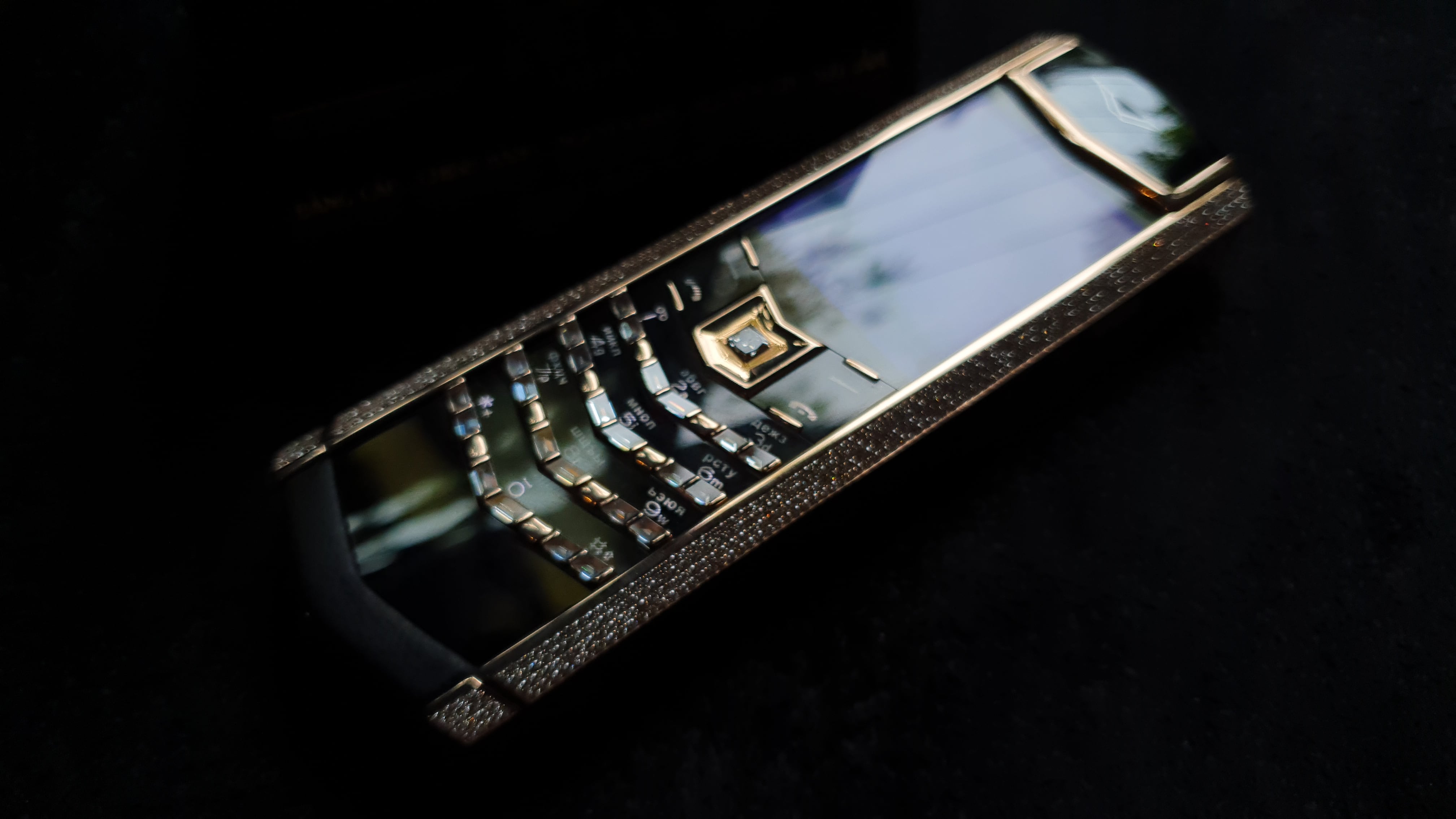 Kỳ Lân Luxury vertu signature s diamond gold full xoan thien nhien 10 Vertu Signature S Diamond Gold Full xoàn thiên nhiên - Home 3ly8
