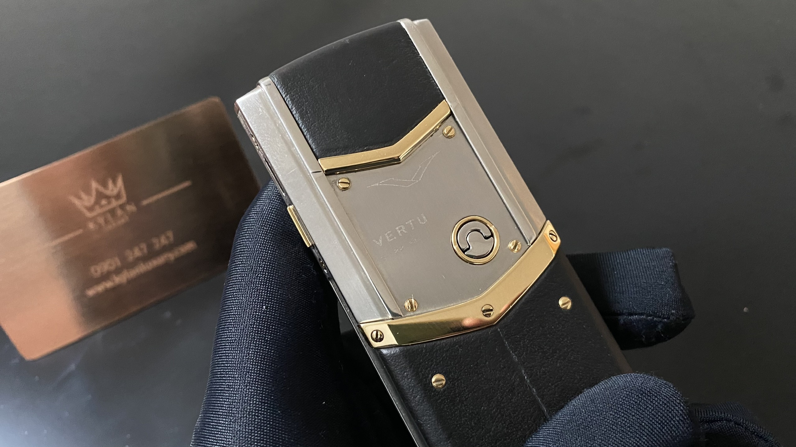 Vertu Signature S Điểm Vàng 19 Kỳ Lân Luxury vertu signature s die m va ng 19 Vertu Signature S Điểm Vàng