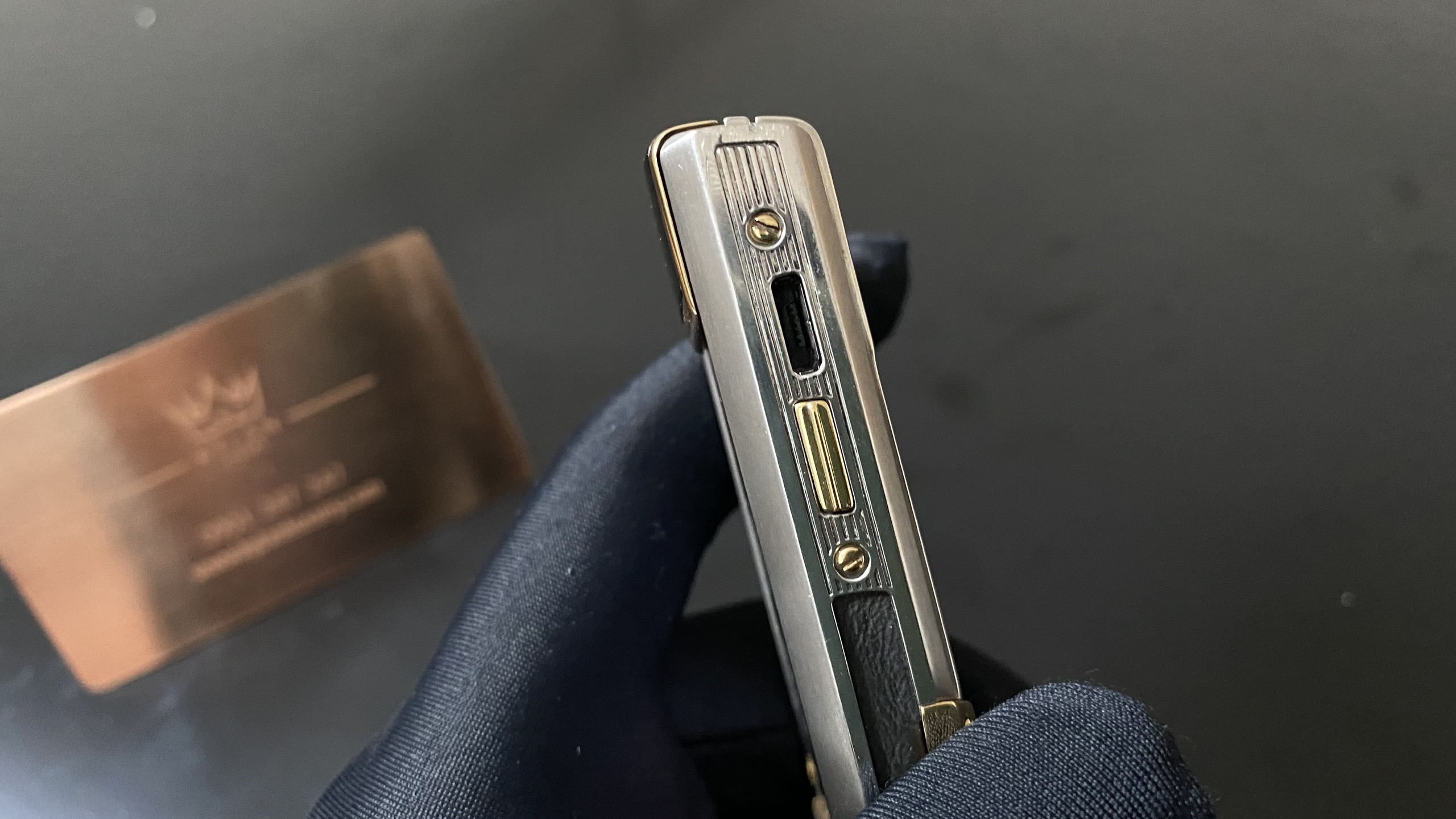 Vertu Signature S Điểm Vàng 6 Kỳ Lân Luxury vertu signature s die m va ng 5 Vertu Signature S Điểm Vàng
