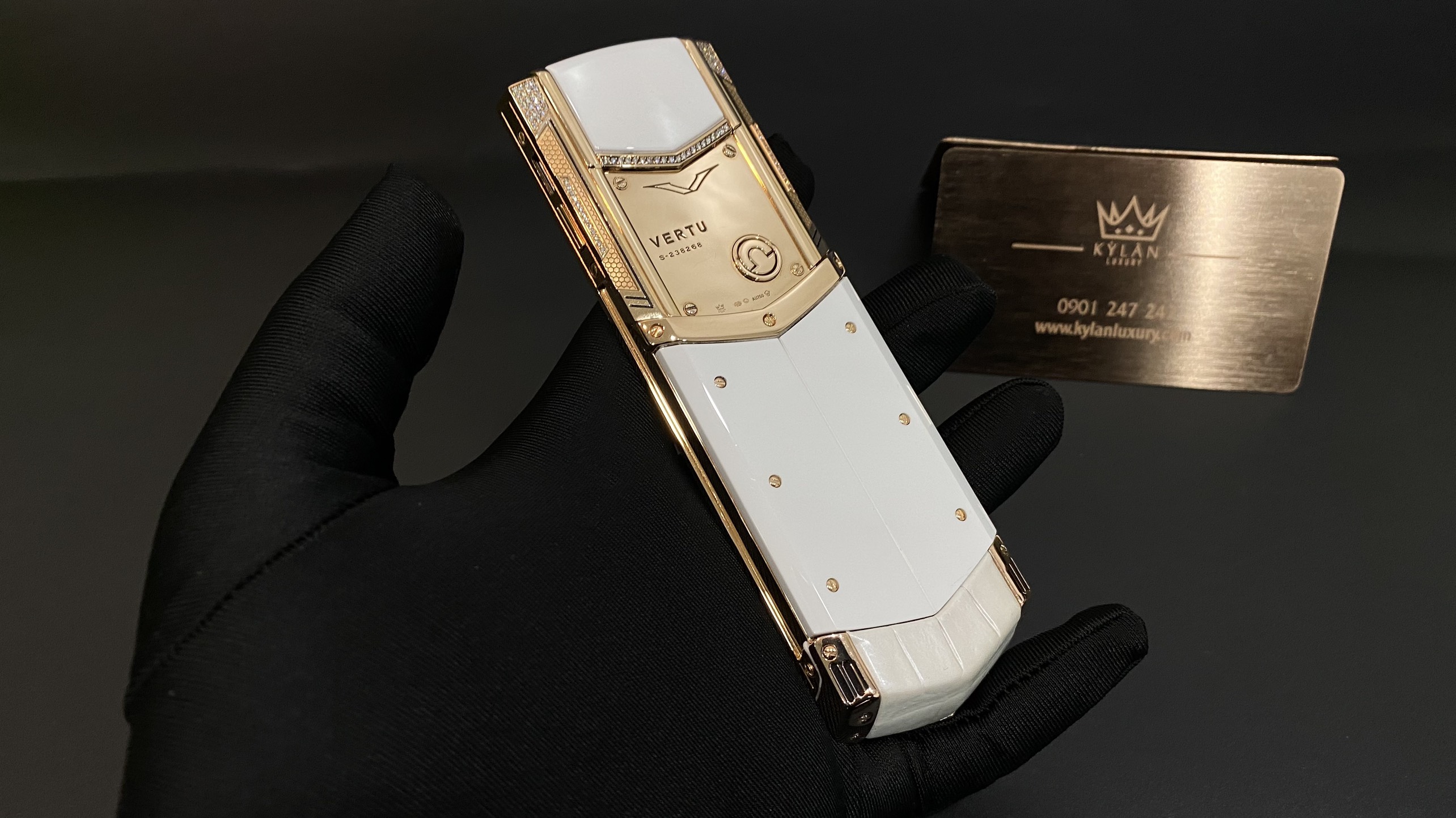 Kỳ Lân Luxury vertu signature s full gold full diamond ziczac 11 Vertu Signature S Gold Mix Diamond White Alternative