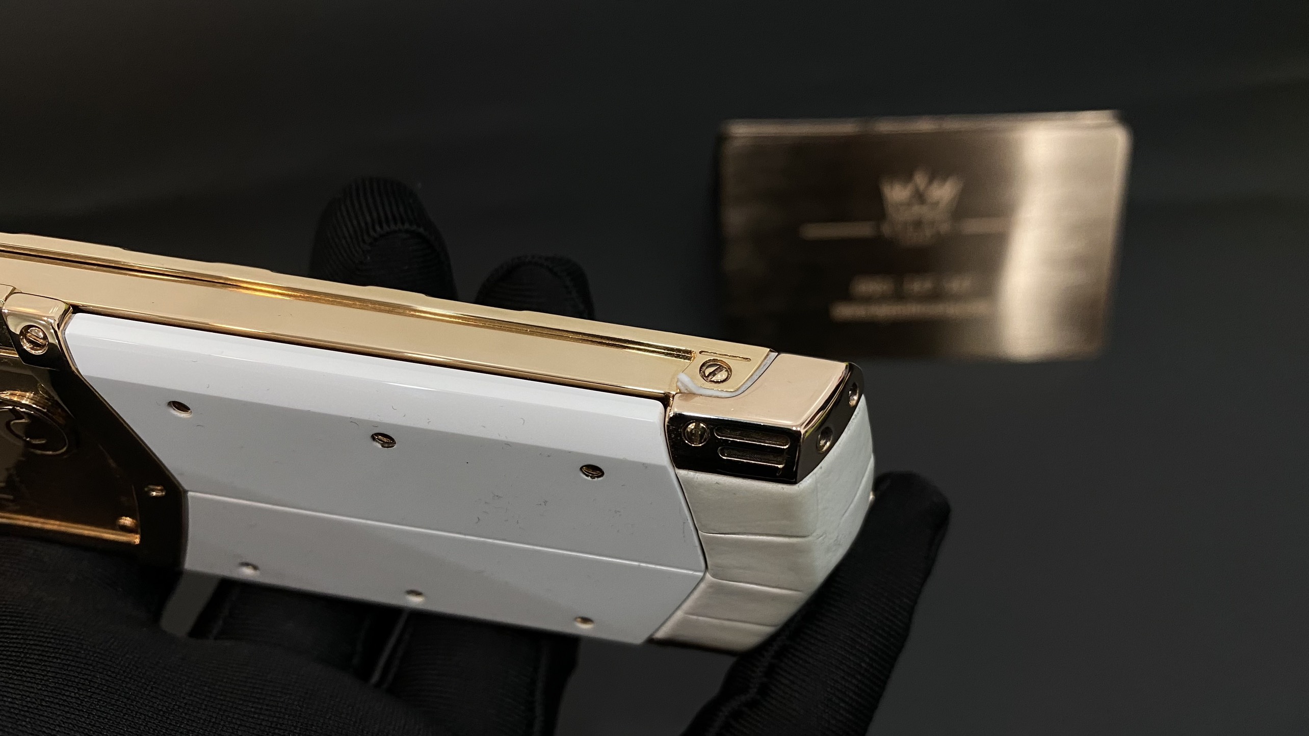 Vertu Signature S Gold Mix Diamond White Alternative 16 Kỳ Lân Luxury vertu signature s full gold full diamond ziczac 18 Vertu Signature S Gold Mix Diamond White Alternative