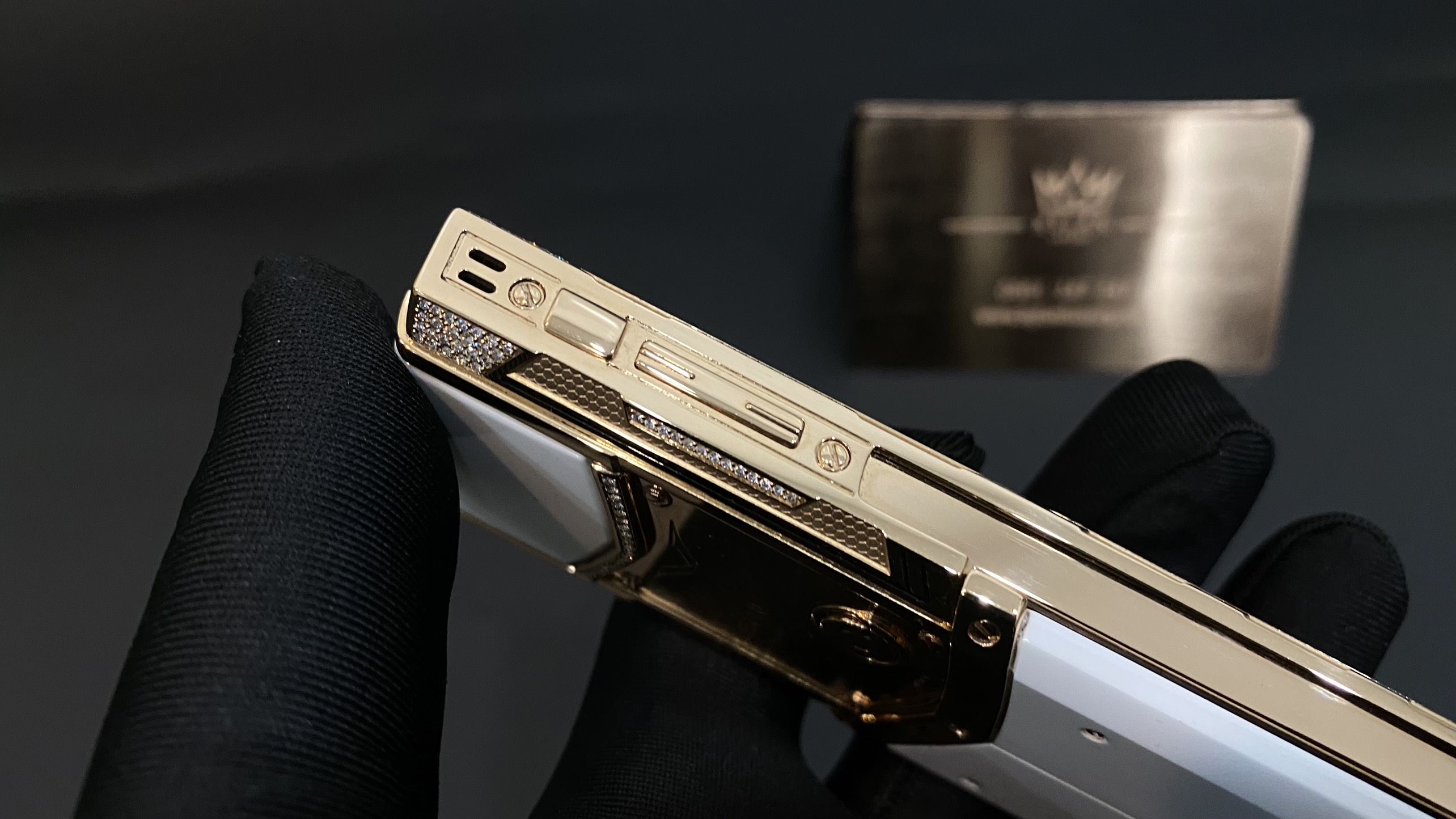 Vertu Signature S Gold Mix Diamond White Alternative 17 Kỳ Lân Luxury vertu signature s full gold full diamond ziczac 19 Vertu Signature S Gold Mix Diamond White Alternative