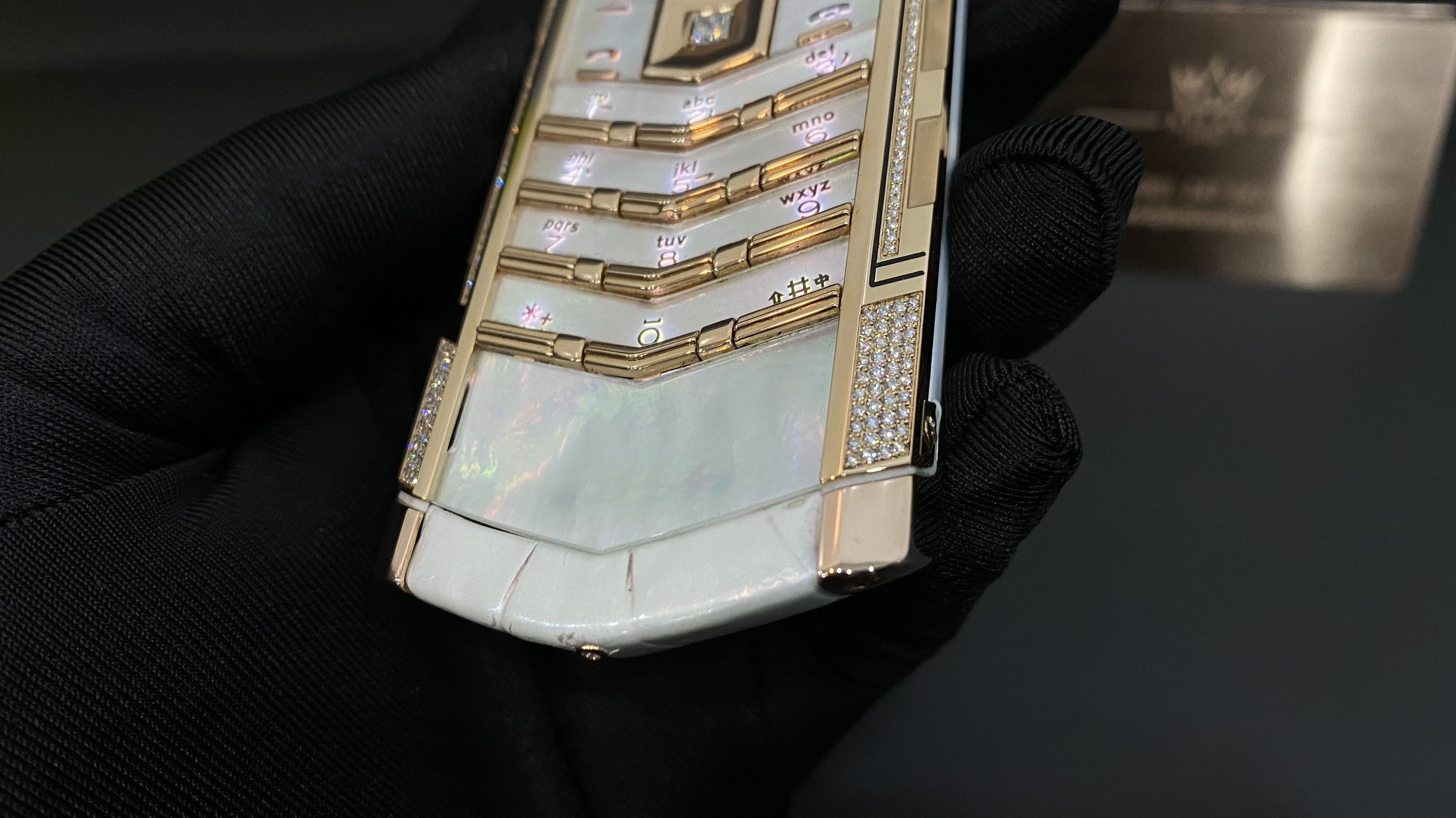 Kỳ Lân Luxury vertu signature s full gold full diamond ziczac 23 Vertu Signature S Gold Mix Diamond White Alternative