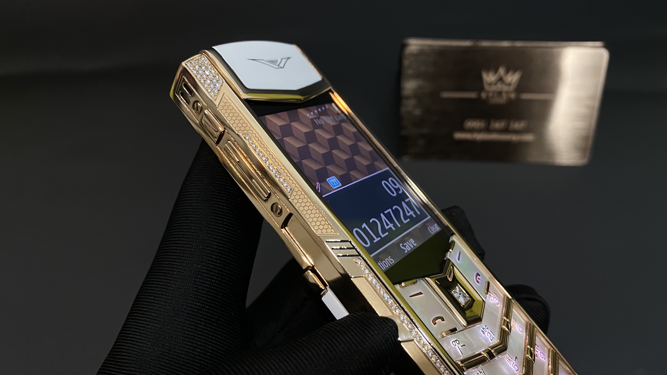 Vertu Signature S Gold Mix Diamond White Alternative 22 Kỳ Lân Luxury vertu signature s full gold full diamond ziczac 24 Vertu Signature S Gold Mix Diamond White Alternative