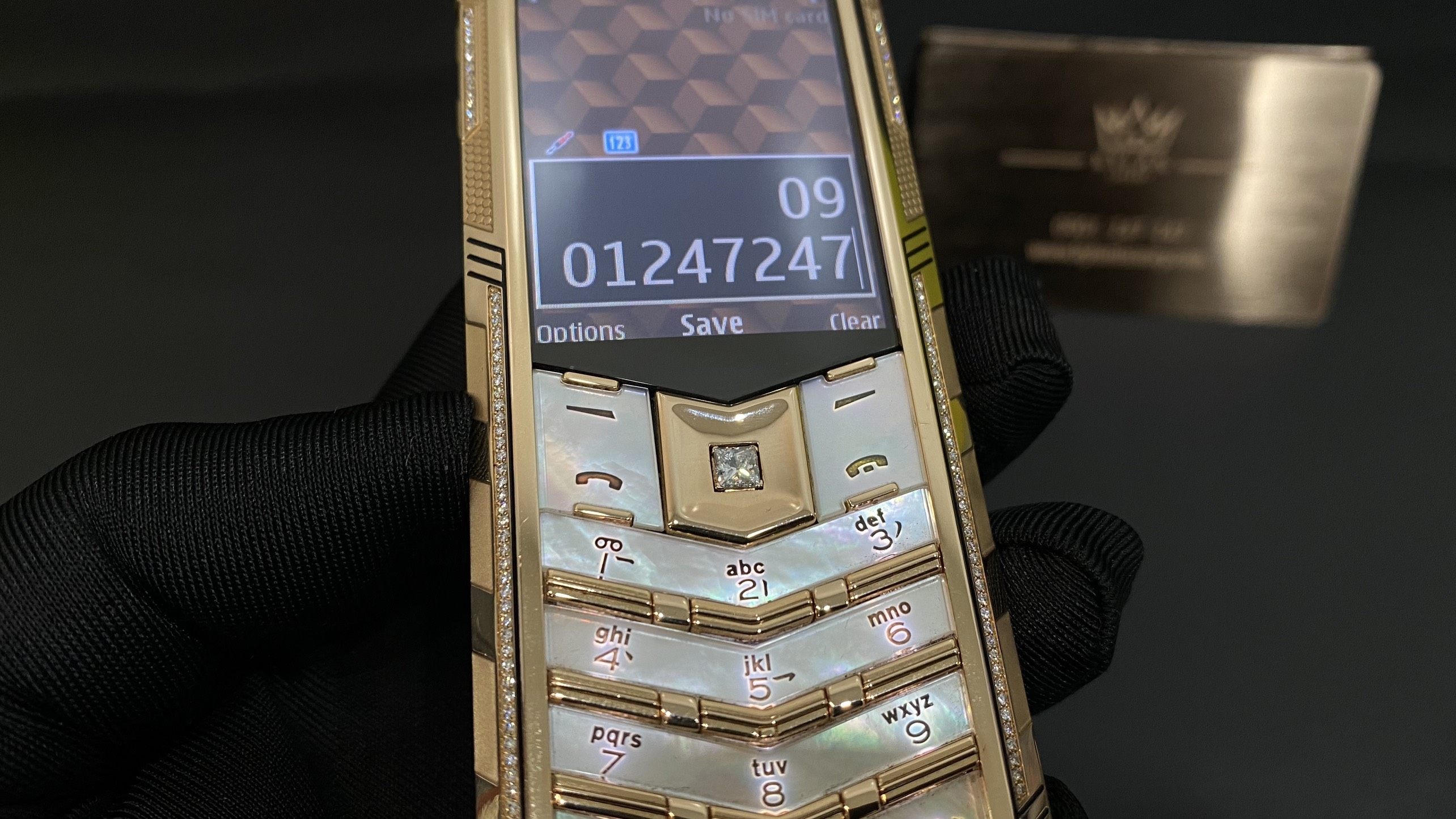 Vertu Signature S Gold Mix Diamond White Alternative 3 Kỳ Lân Luxury vertu signature s full gold full diamond ziczac 32 Vertu Signature S Gold Mix Diamond White Alternative