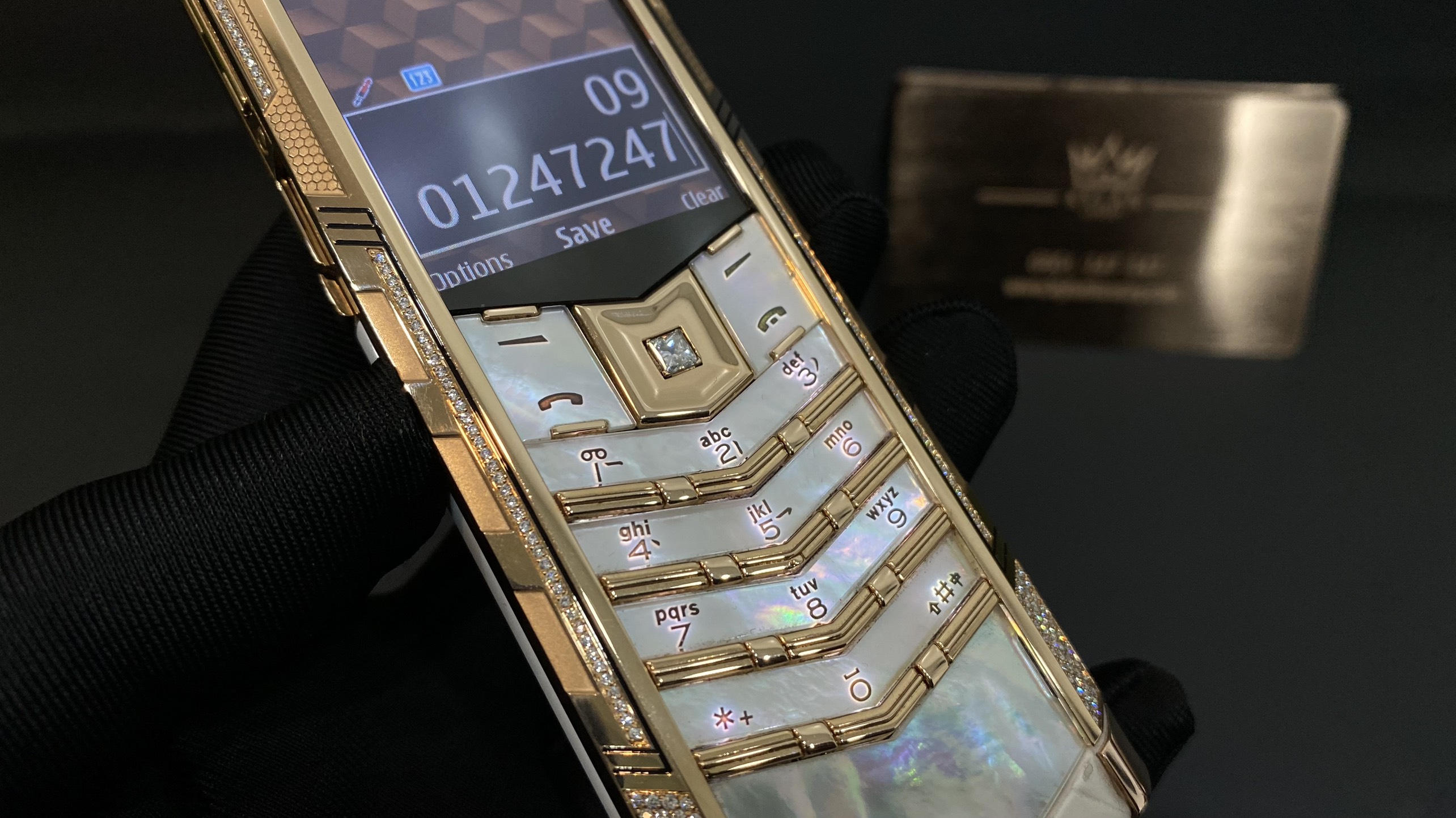 Kỳ Lân Luxury vertu signature s full gold full diamond ziczac 33 Vertu Signature S Gold Mix Diamond White Alternative